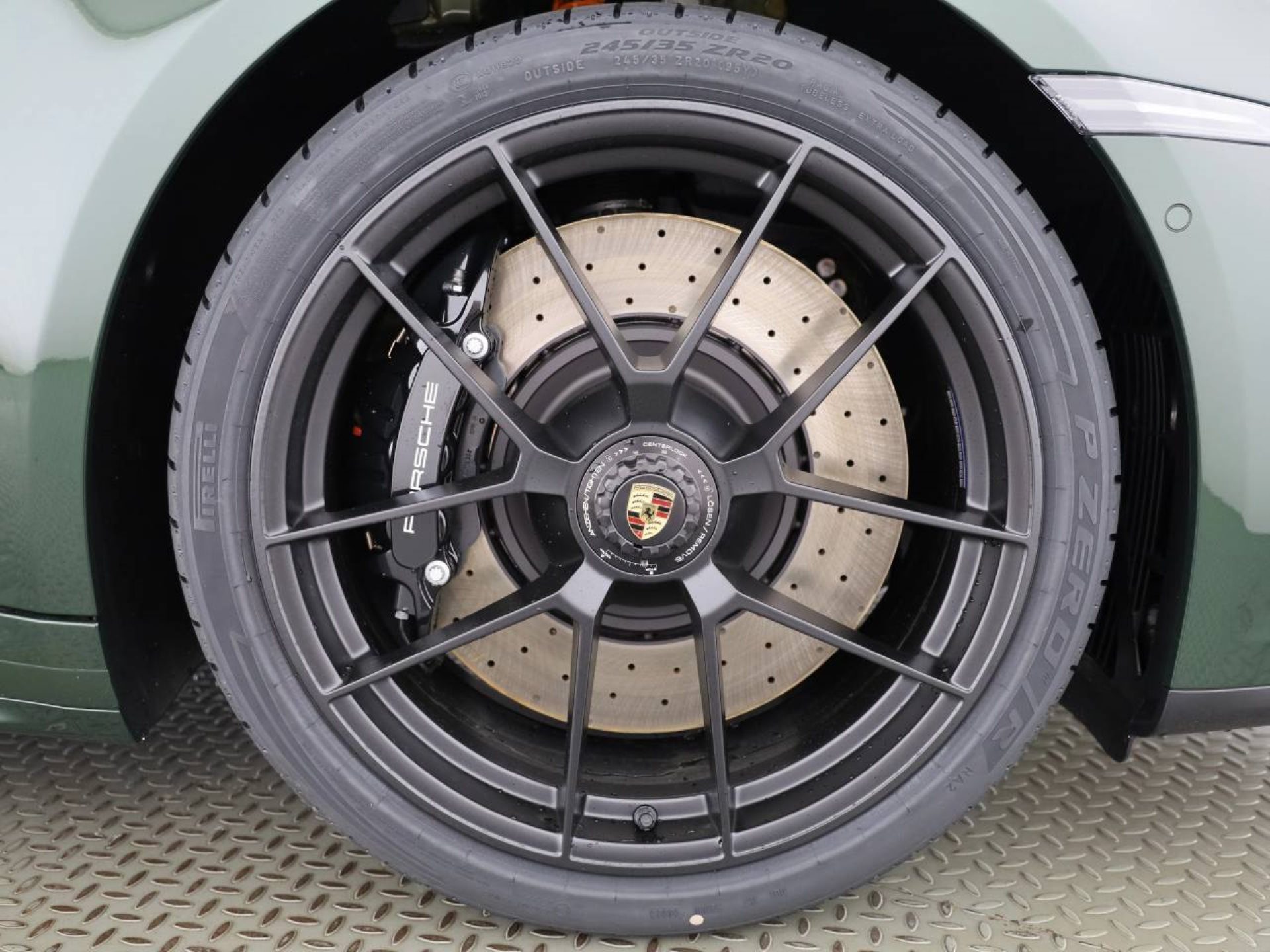 PORSCHE 911 Carrera GTS Cabriolet-image-6