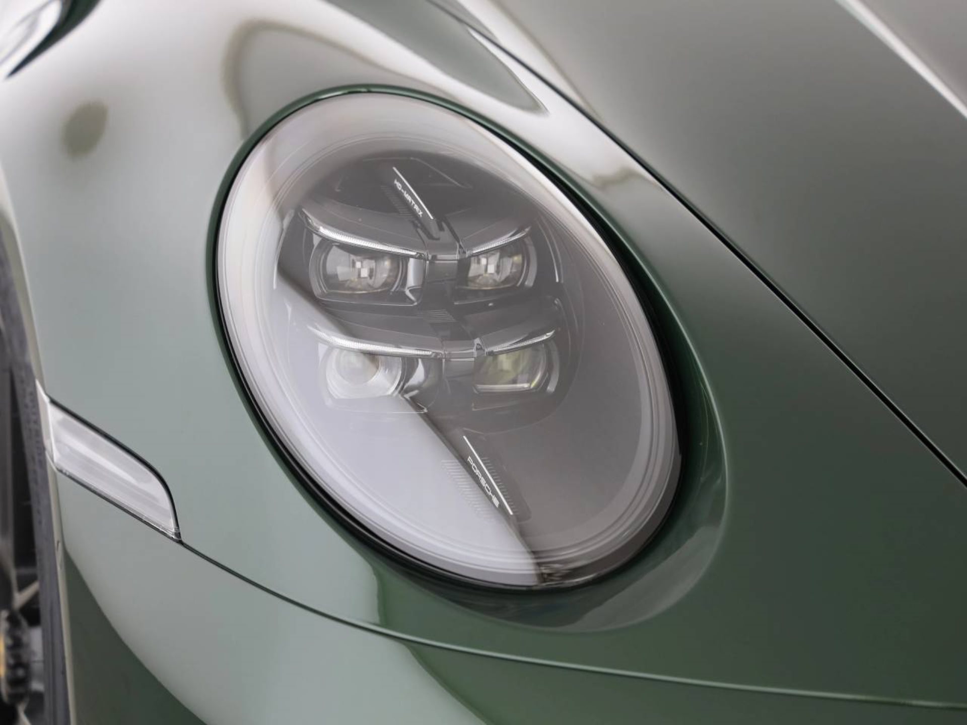 PORSCHE 911 Carrera GTS Cabriolet-image-9