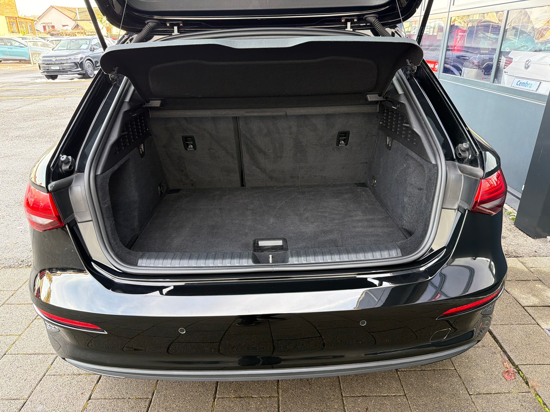 AUDI A3 Sportback 30 TFSI S line S-tronic-image-5