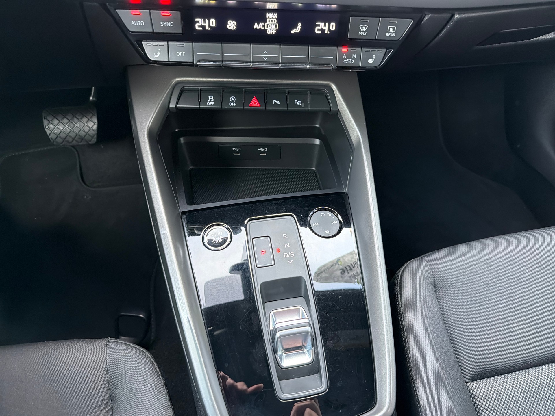 AUDI A3 Sportback 30 TFSI S line S-tronic-image-13