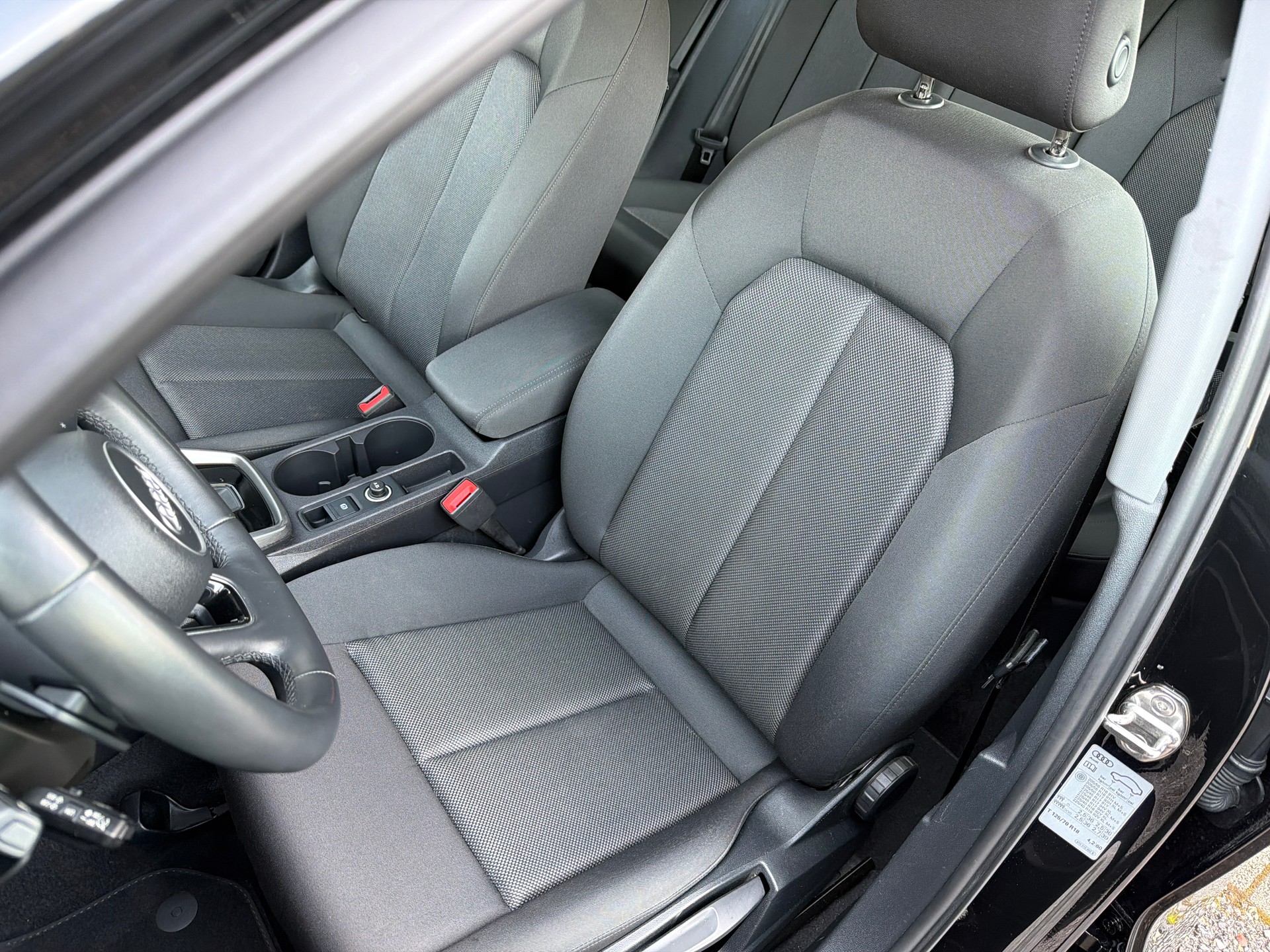 AUDI A3 Sportback 30 TFSI S line S-tronic-image-8
