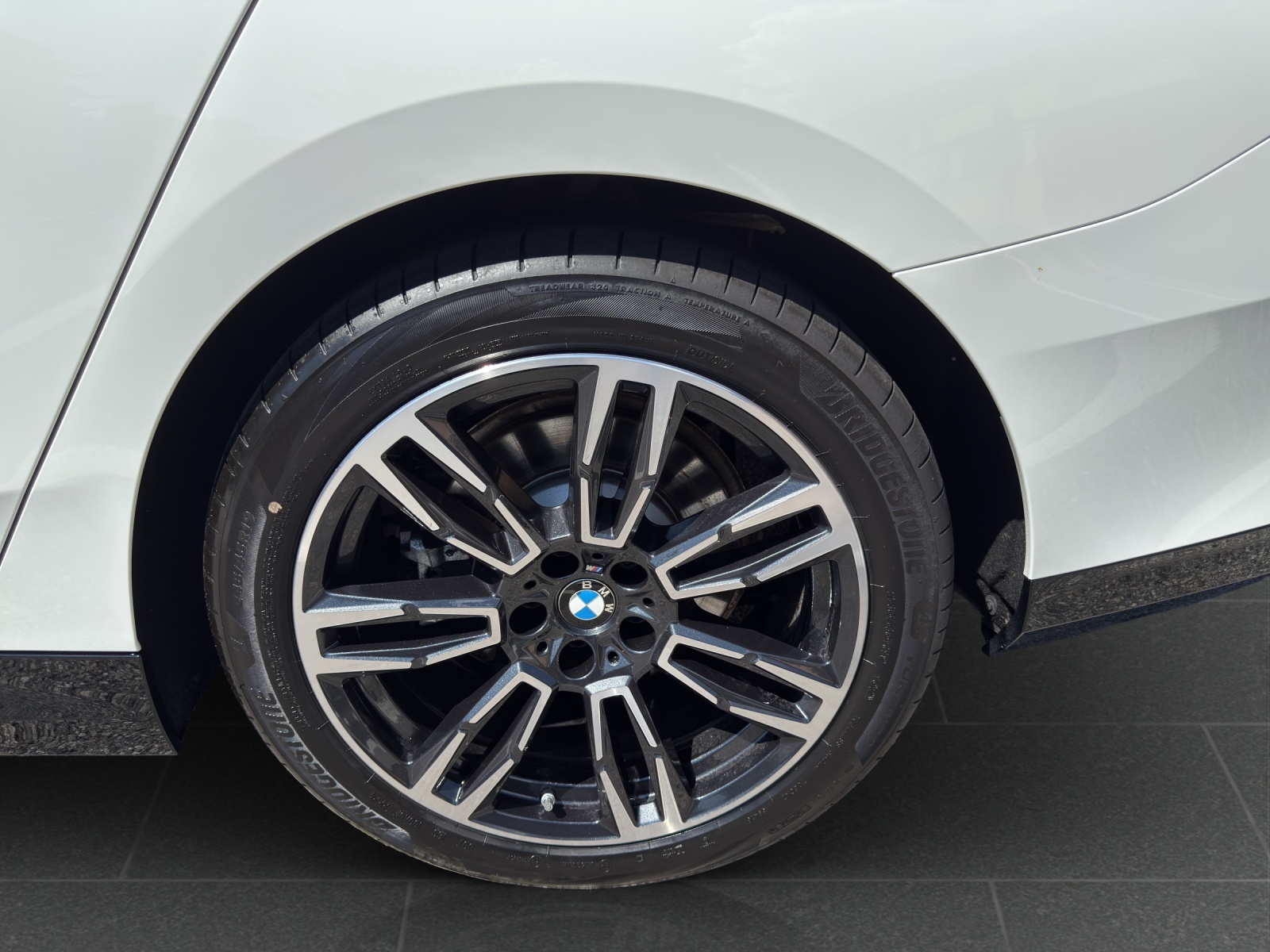 BMW 520d xDrive 48V Touring M Sport Steptronic-image-11
