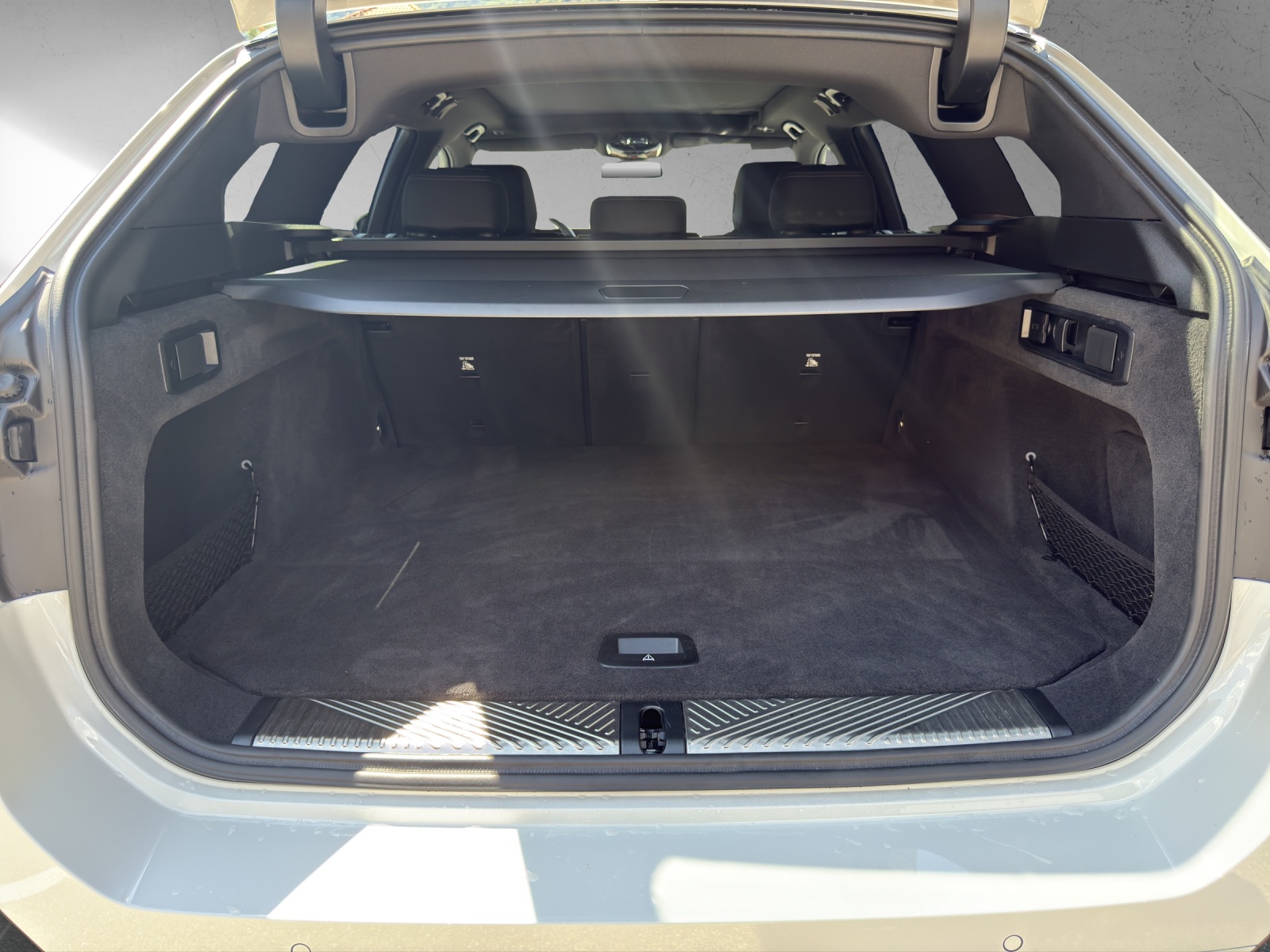 BMW 520d xDrive 48V Touring M Sport Steptronic-image-17
