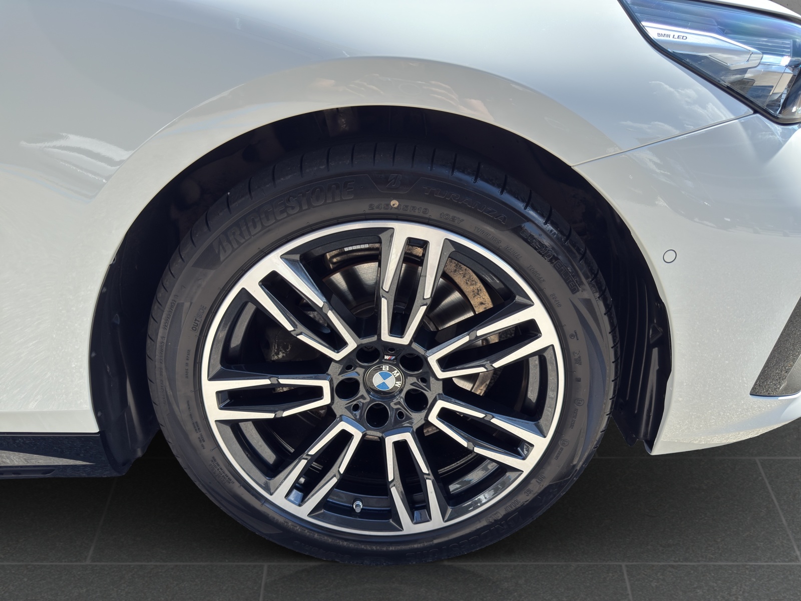 BMW 520d xDrive 48V Touring M Sport Steptronic-image-9