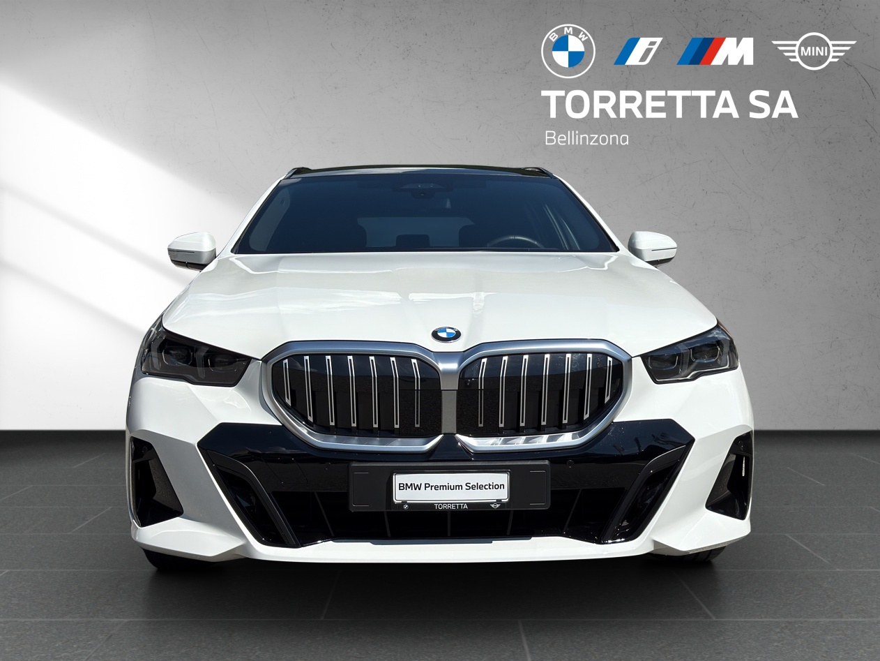 BMW 520d xDrive 48V Touring M Sport Steptronic-image-7