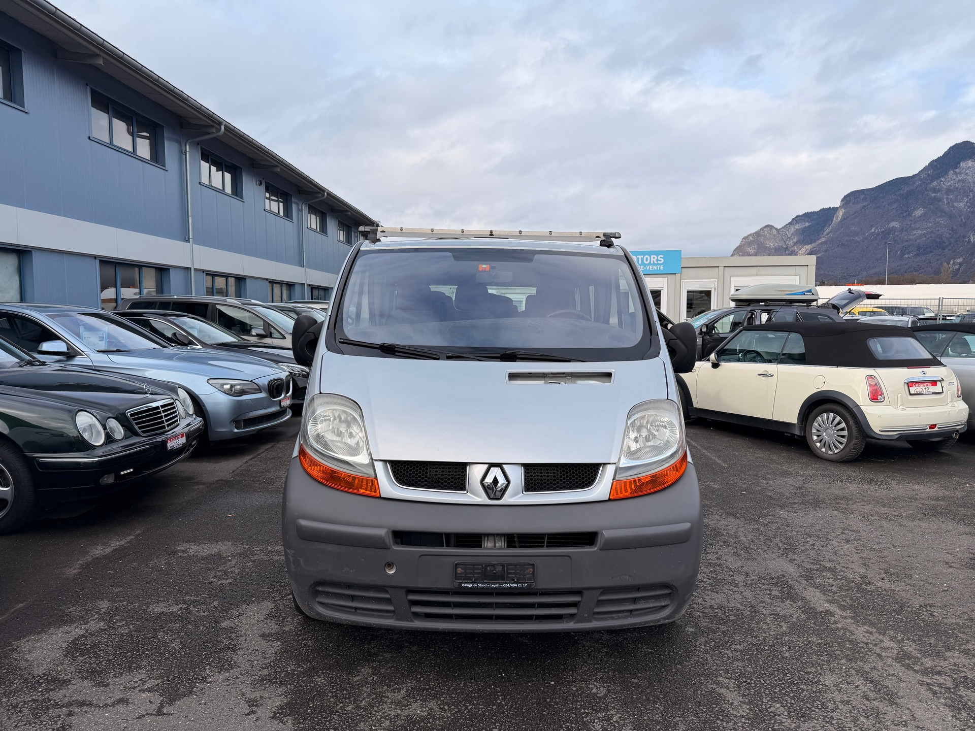 RENAULT Trafic 1.9 dCi 100 2.9t-image-1