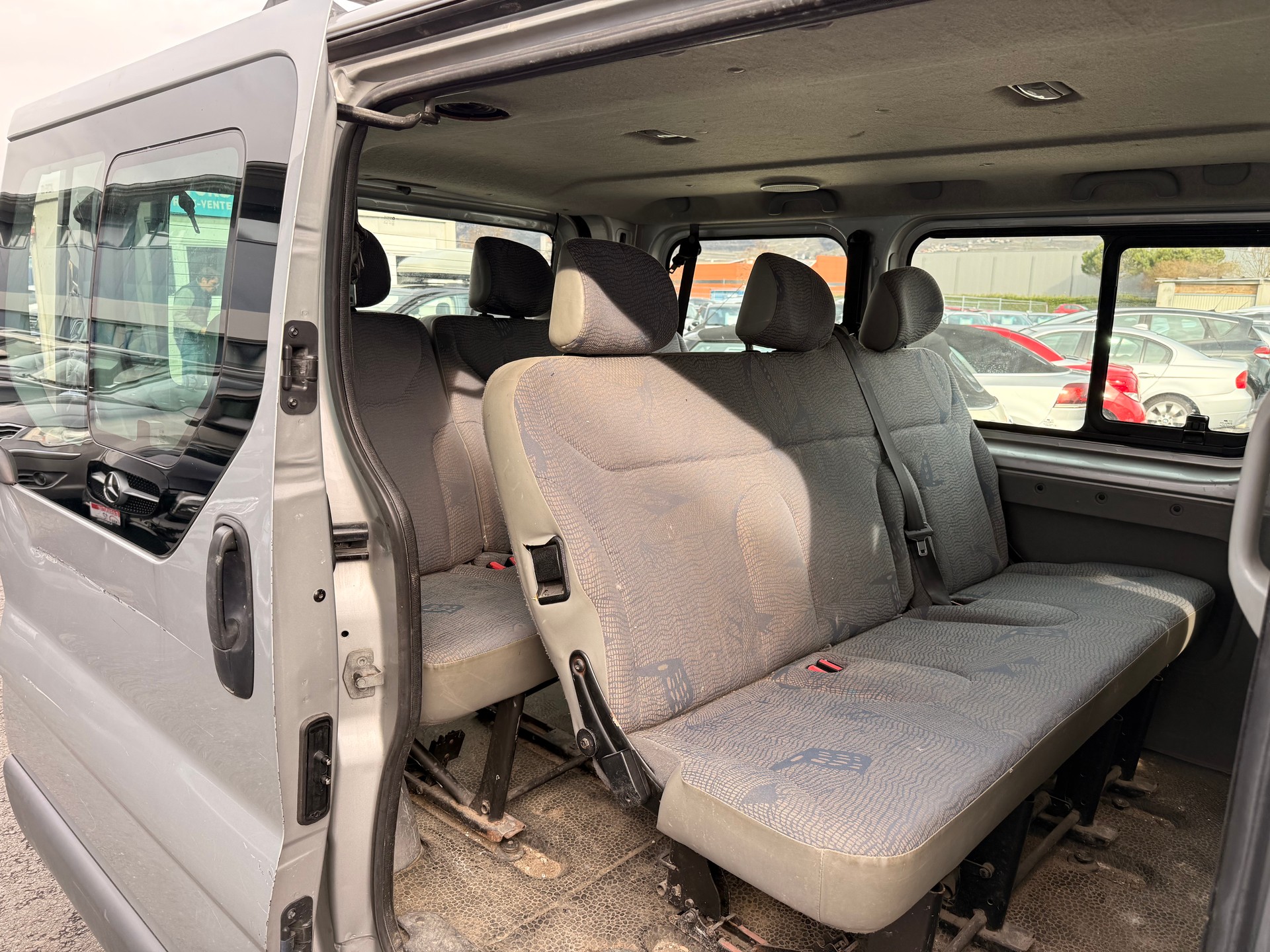 RENAULT Trafic 1.9 dCi 100 2.9t-image-6
