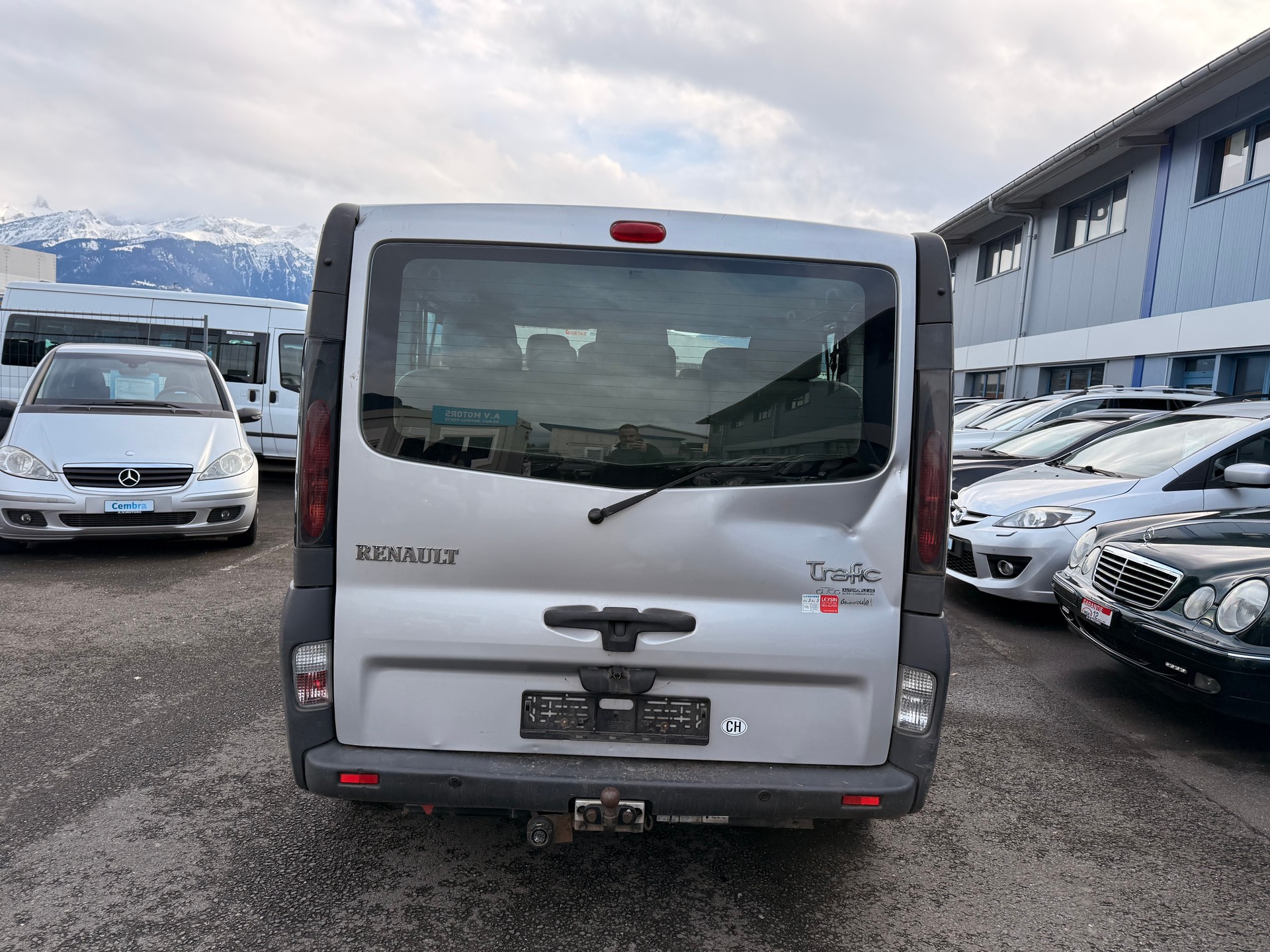 RENAULT Trafic 1.9 dCi 100 2.9t-image-4