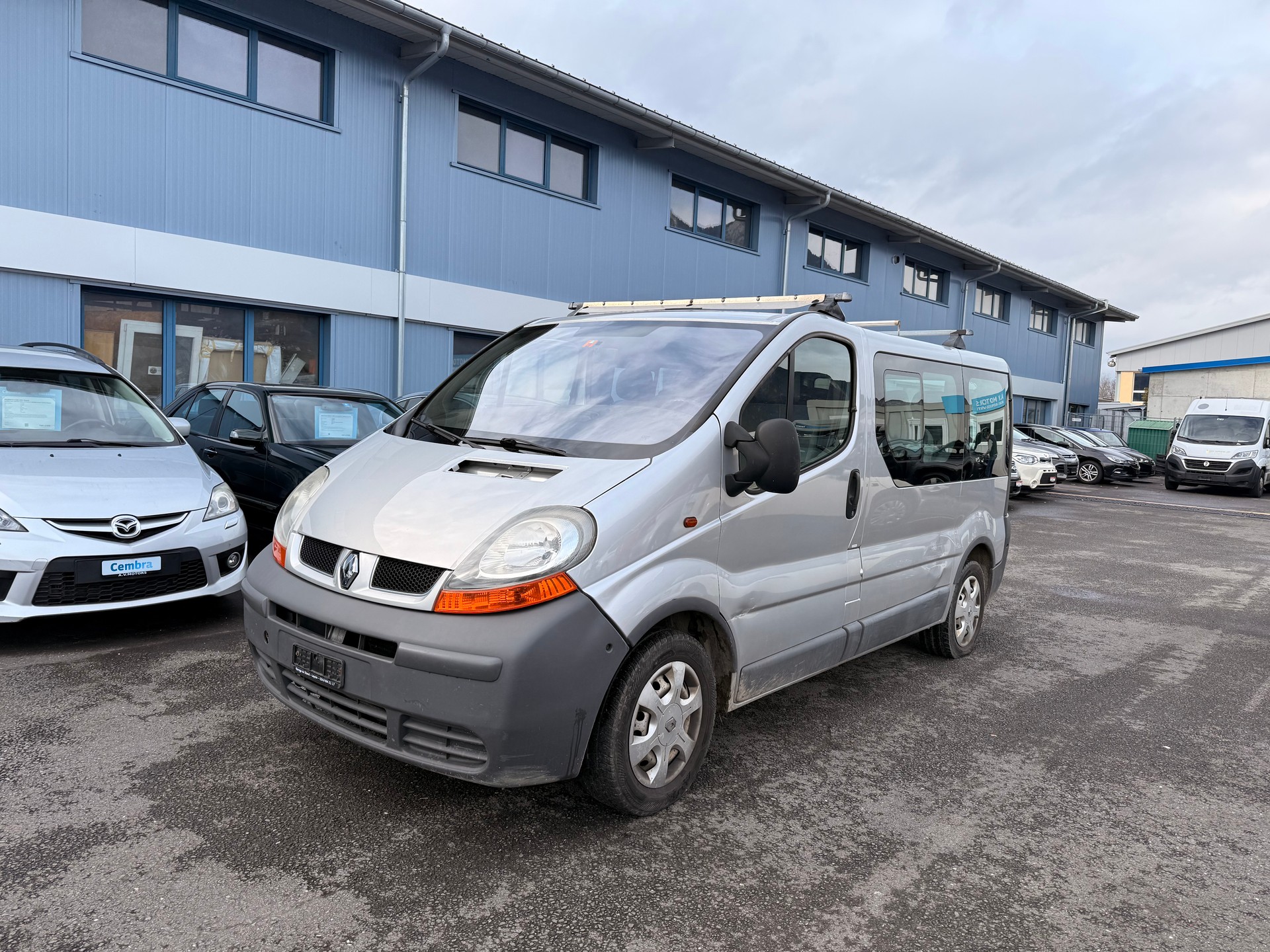 RENAULT Trafic 1.9 dCi 100 2.9t-image-0
