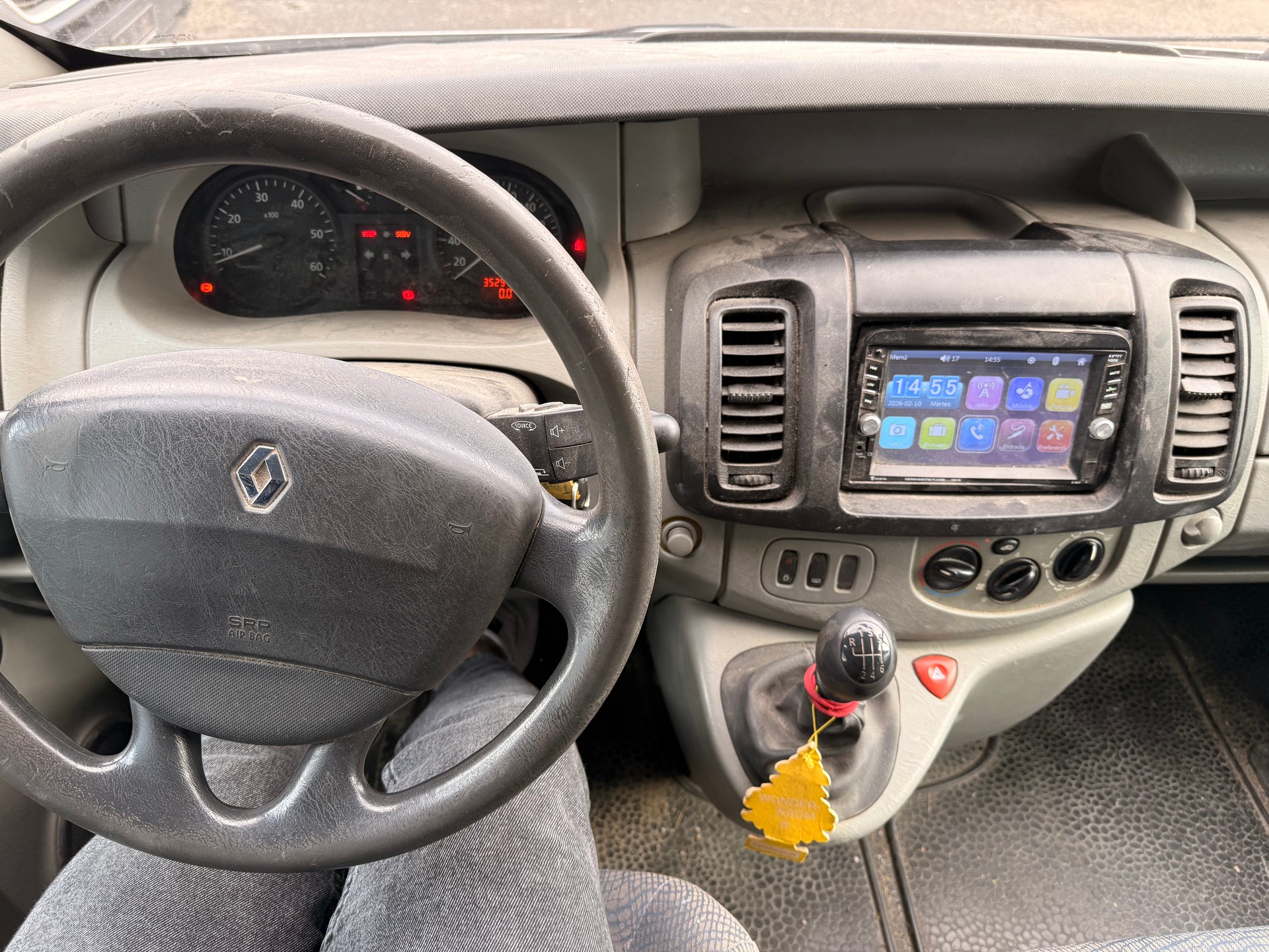 RENAULT Trafic 1.9 dCi 100 2.9t-image-8