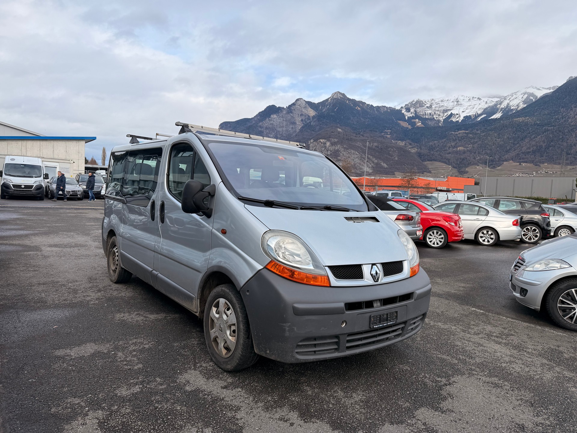 RENAULT Trafic 1.9 dCi 100 2.9t-image-2