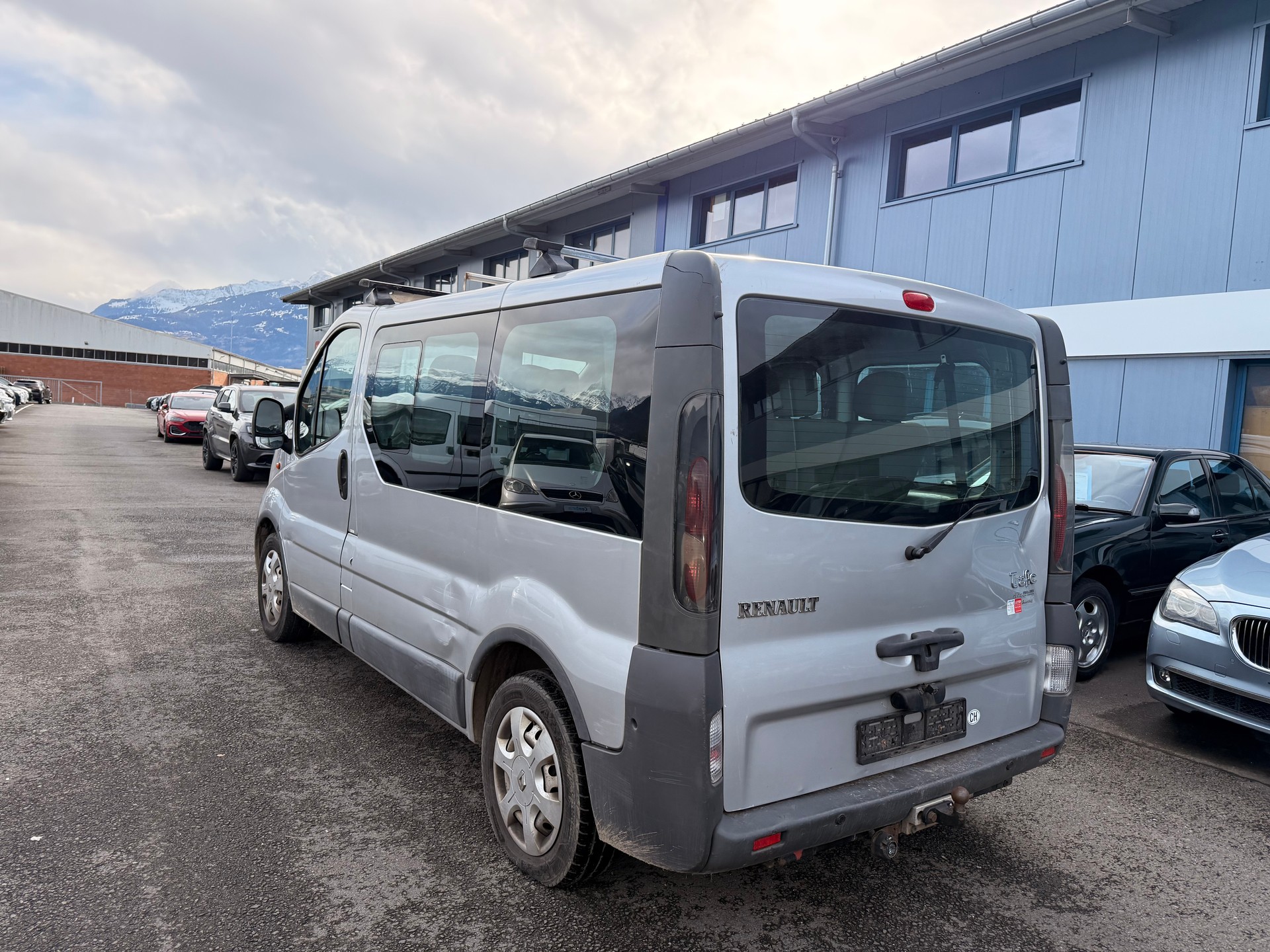 RENAULT Trafic 1.9 dCi 100 2.9t-image-5