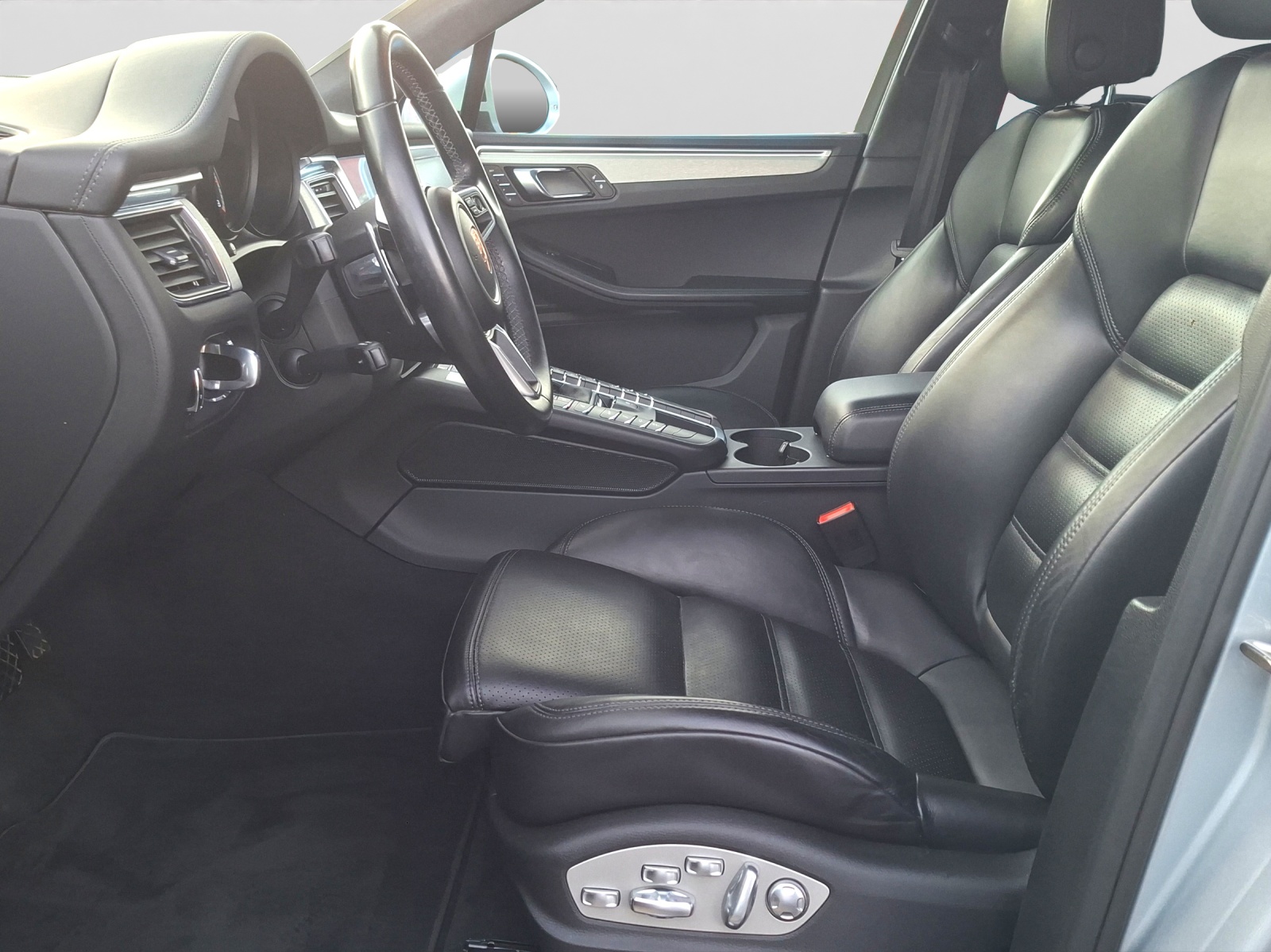 PORSCHE Macan Turbo PDK-image-8