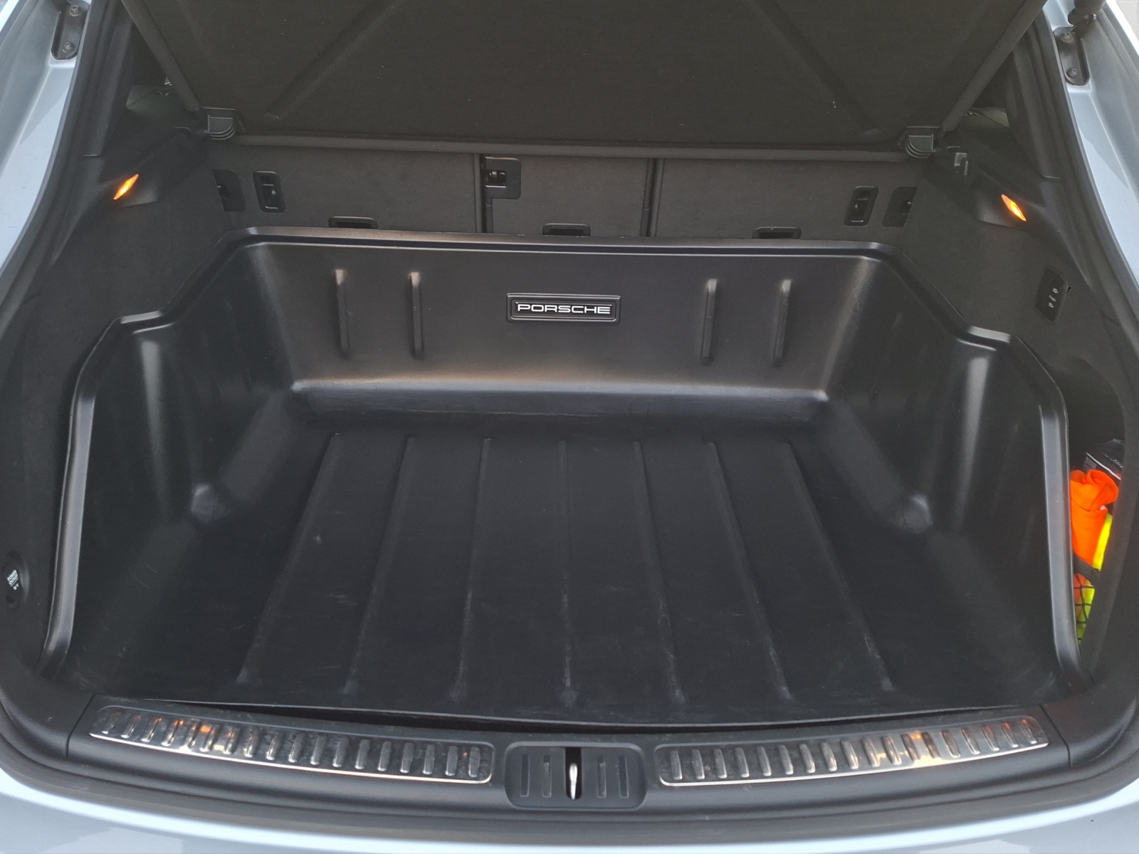 PORSCHE Macan Turbo PDK-image-15