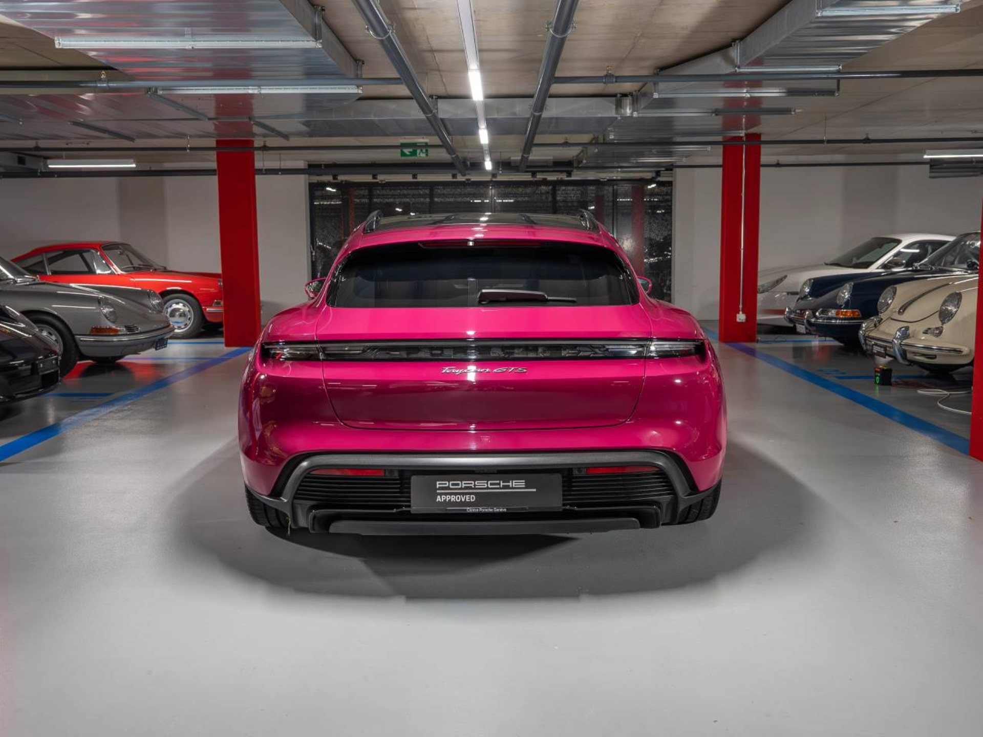 PORSCHE Taycan GTS Sport Turismo (MY24)-image-5
