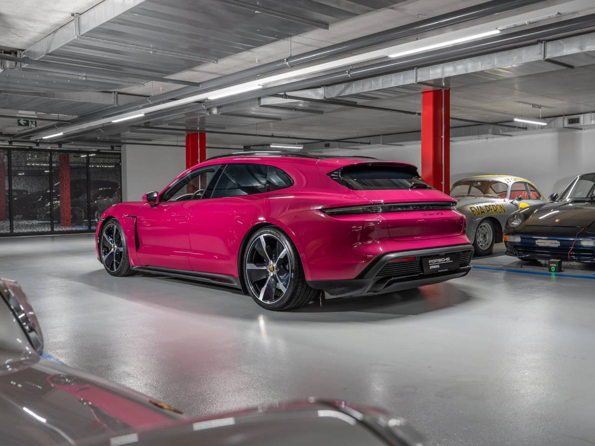 PORSCHE Taycan GTS Sport Turismo (MY24)-image-2