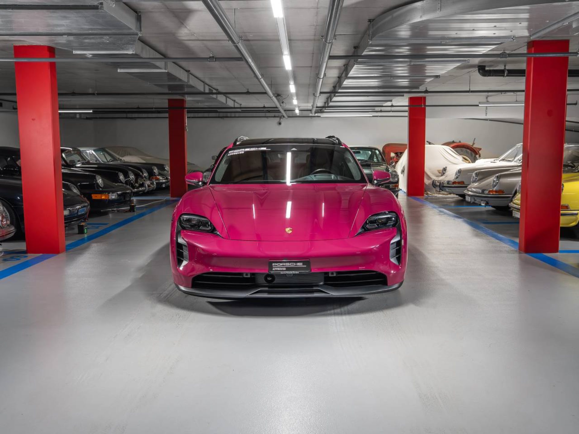 PORSCHE Taycan GTS Sport Turismo (MY24)-image-1
