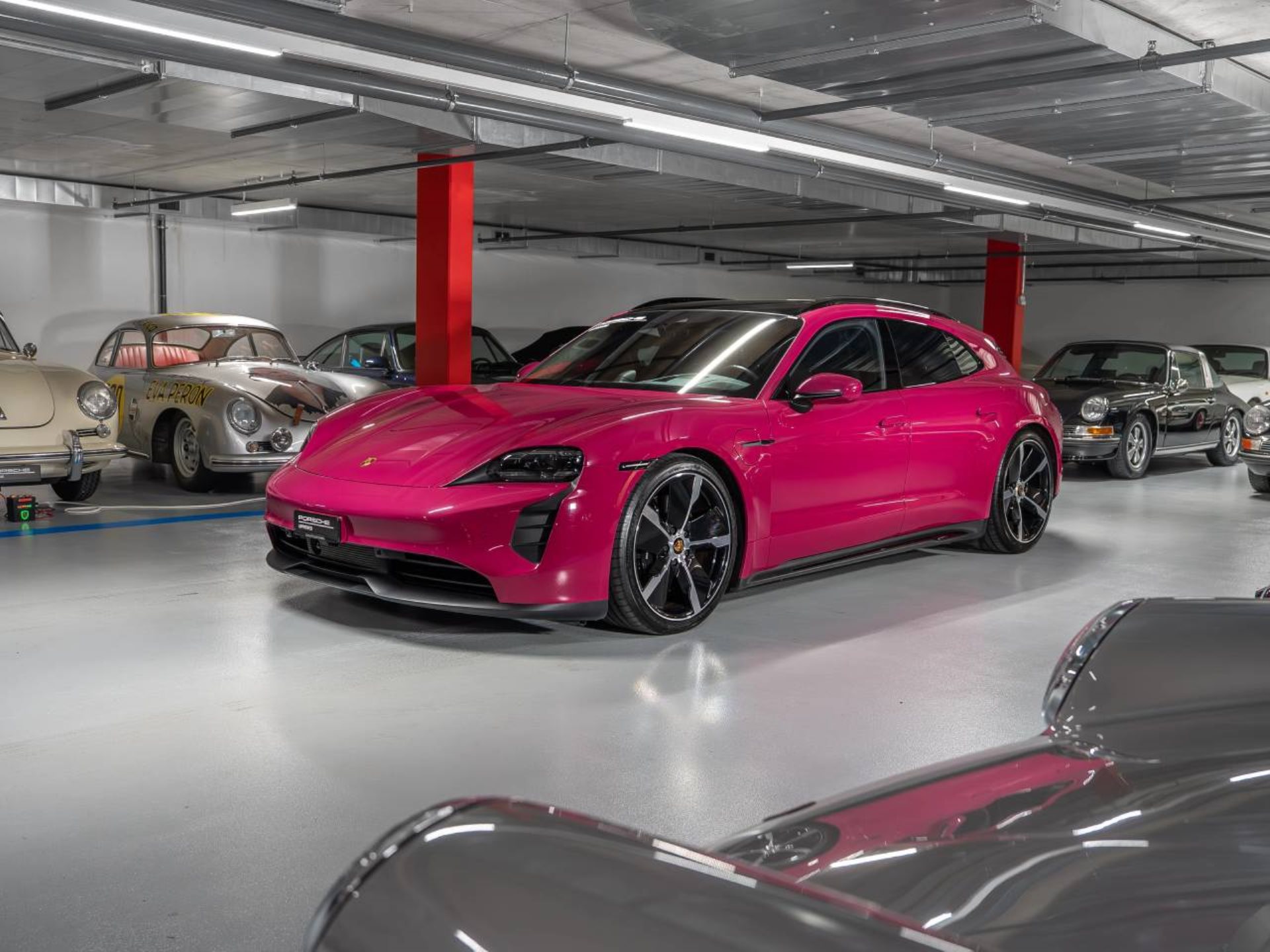 PORSCHE Taycan GTS Sport Turismo (MY24)-image-0