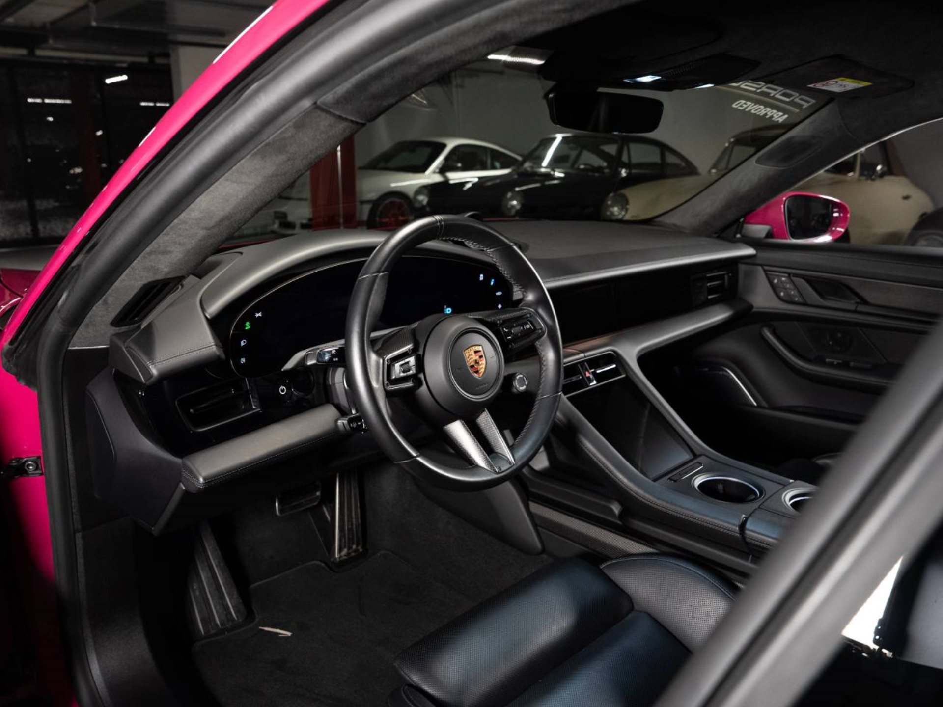 PORSCHE Taycan GTS Sport Turismo (MY24)-image-3