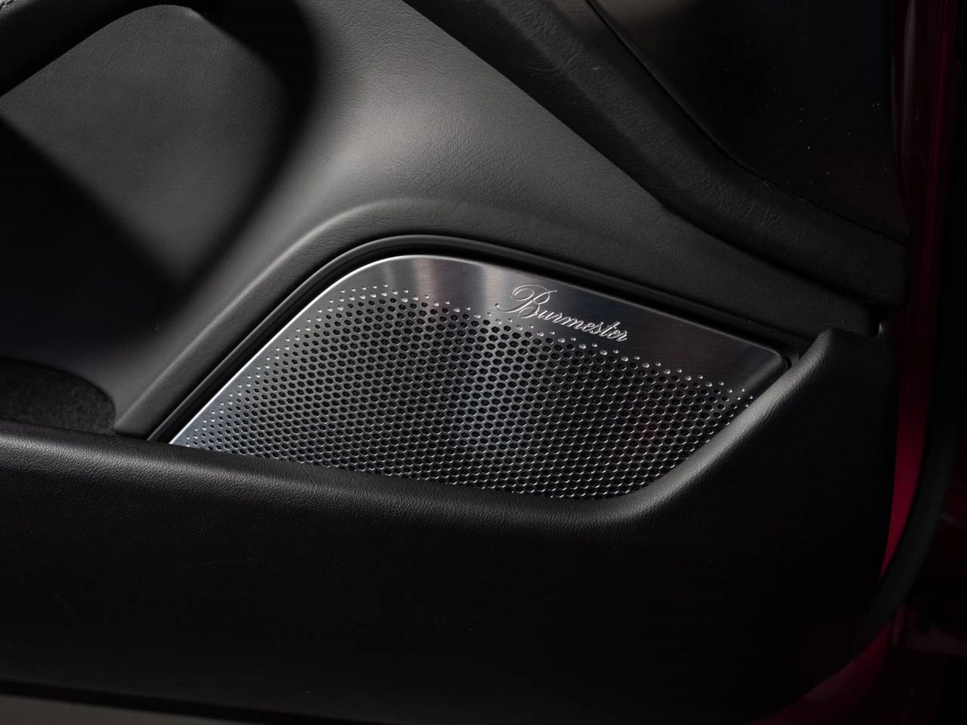 PORSCHE Taycan GTS Sport Turismo (MY24)-image-17