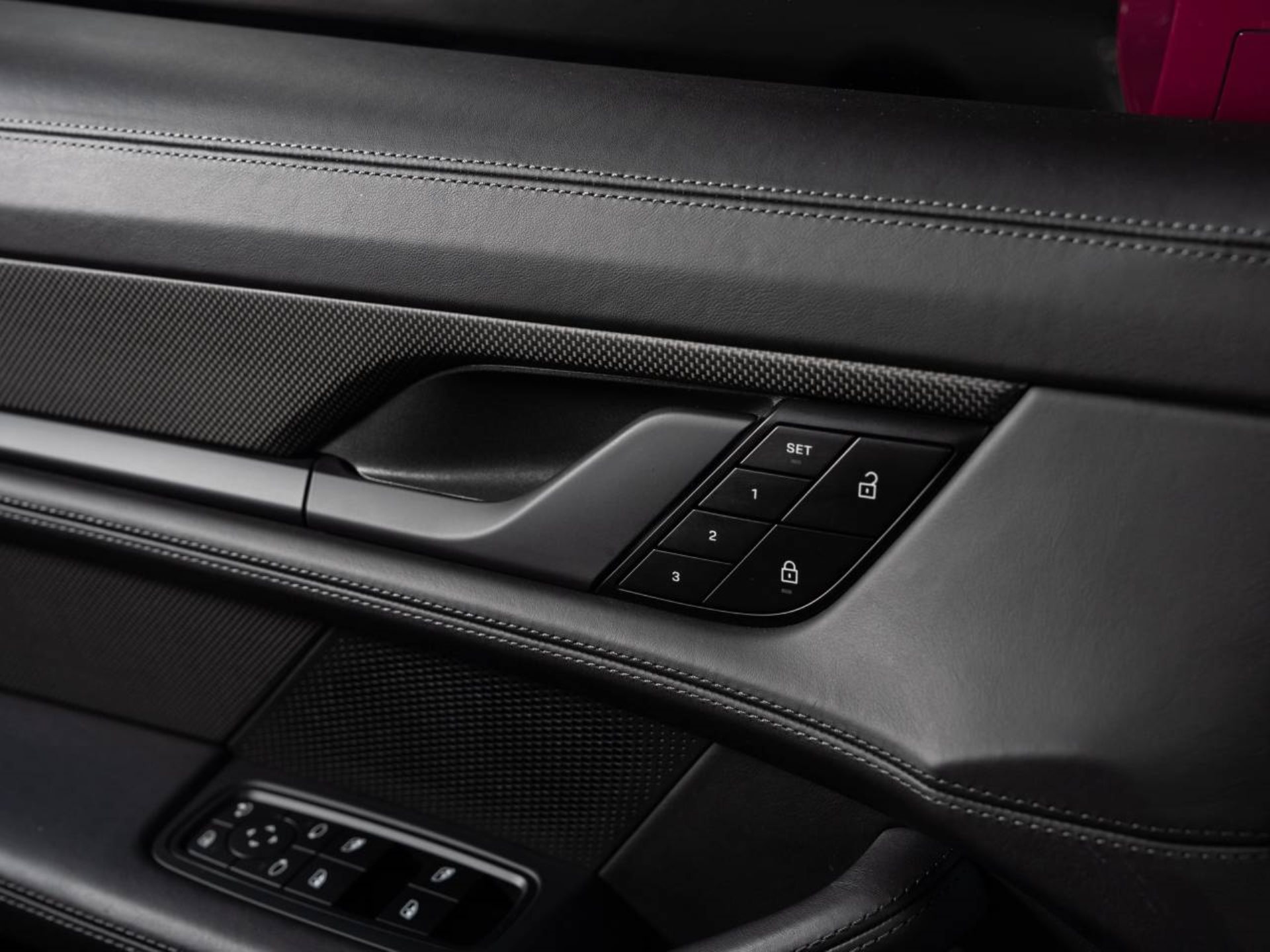 PORSCHE Taycan GTS Sport Turismo (MY24)-image-16