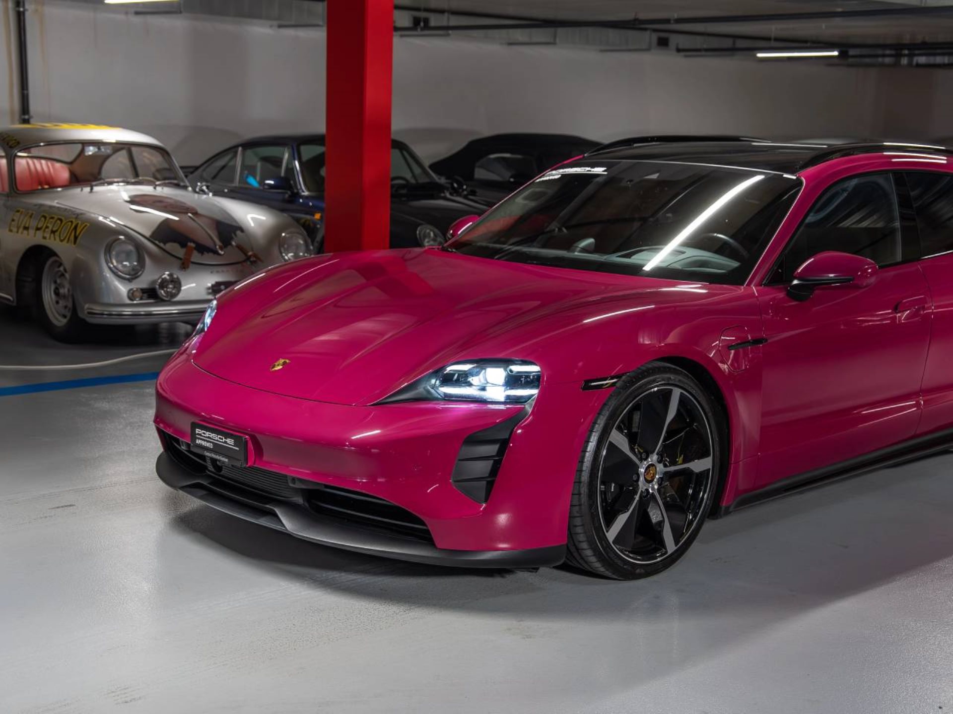 PORSCHE Taycan GTS Sport Turismo (MY24)-image-20
