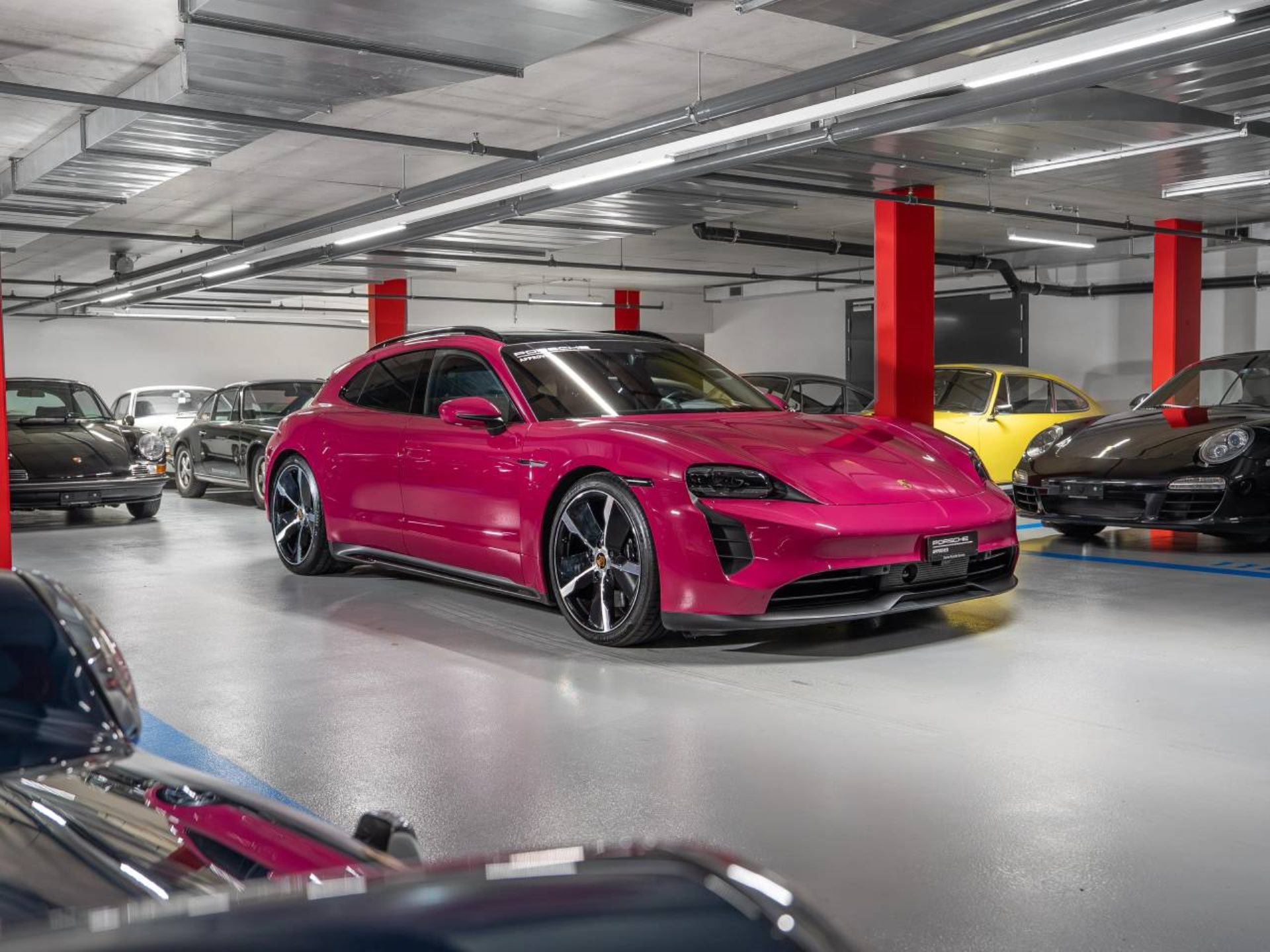 PORSCHE Taycan GTS Sport Turismo (MY24)-image-6