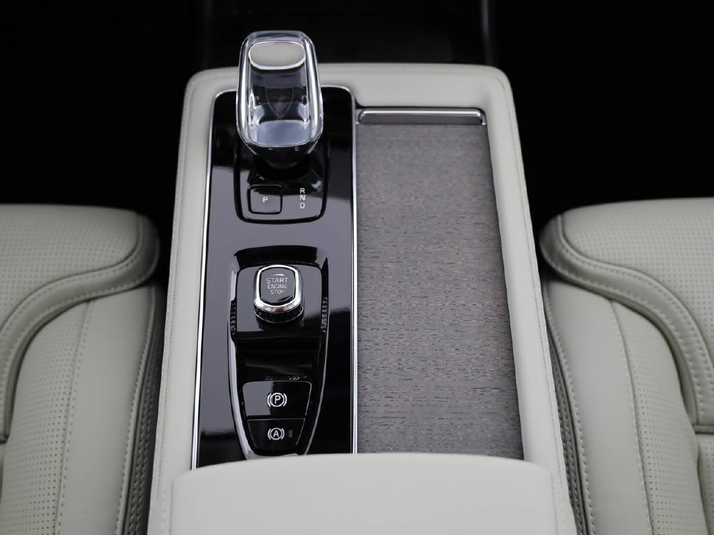 VOLVO XC90 2.0 T8 TE XCLUSIVE Ultra Bright eAWD-image-26