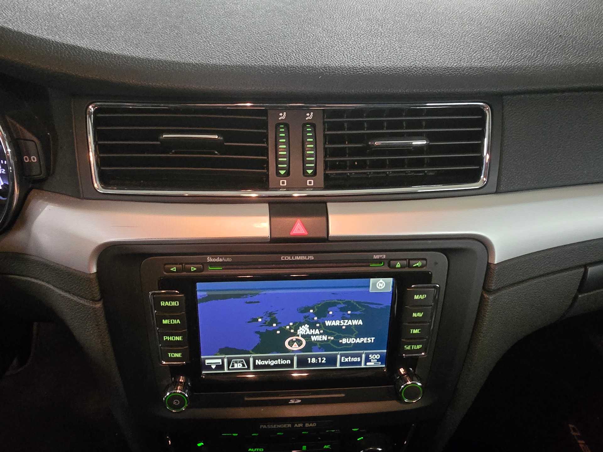 SKODA Superb Combi 3.6 FSI Elegance 4x4 DSG-image-12