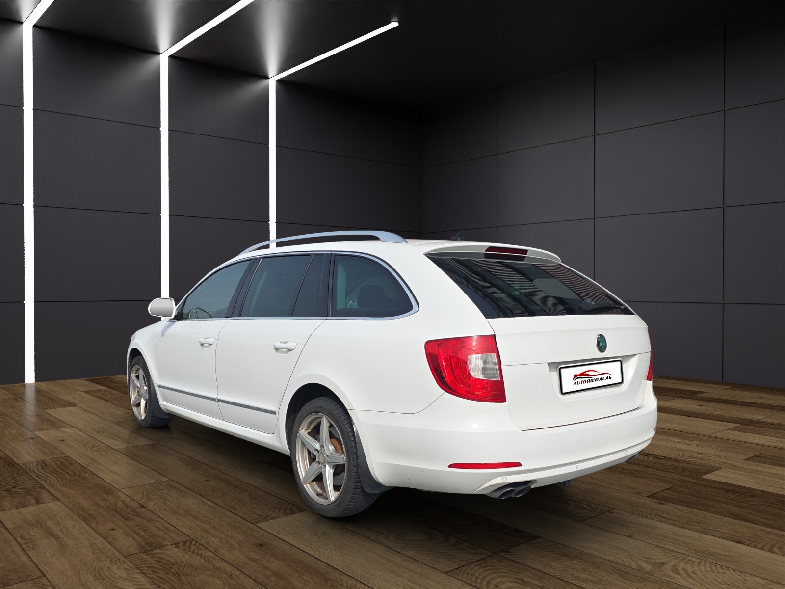 SKODA Superb Combi 3.6 FSI Elegance 4x4 DSG-image-5