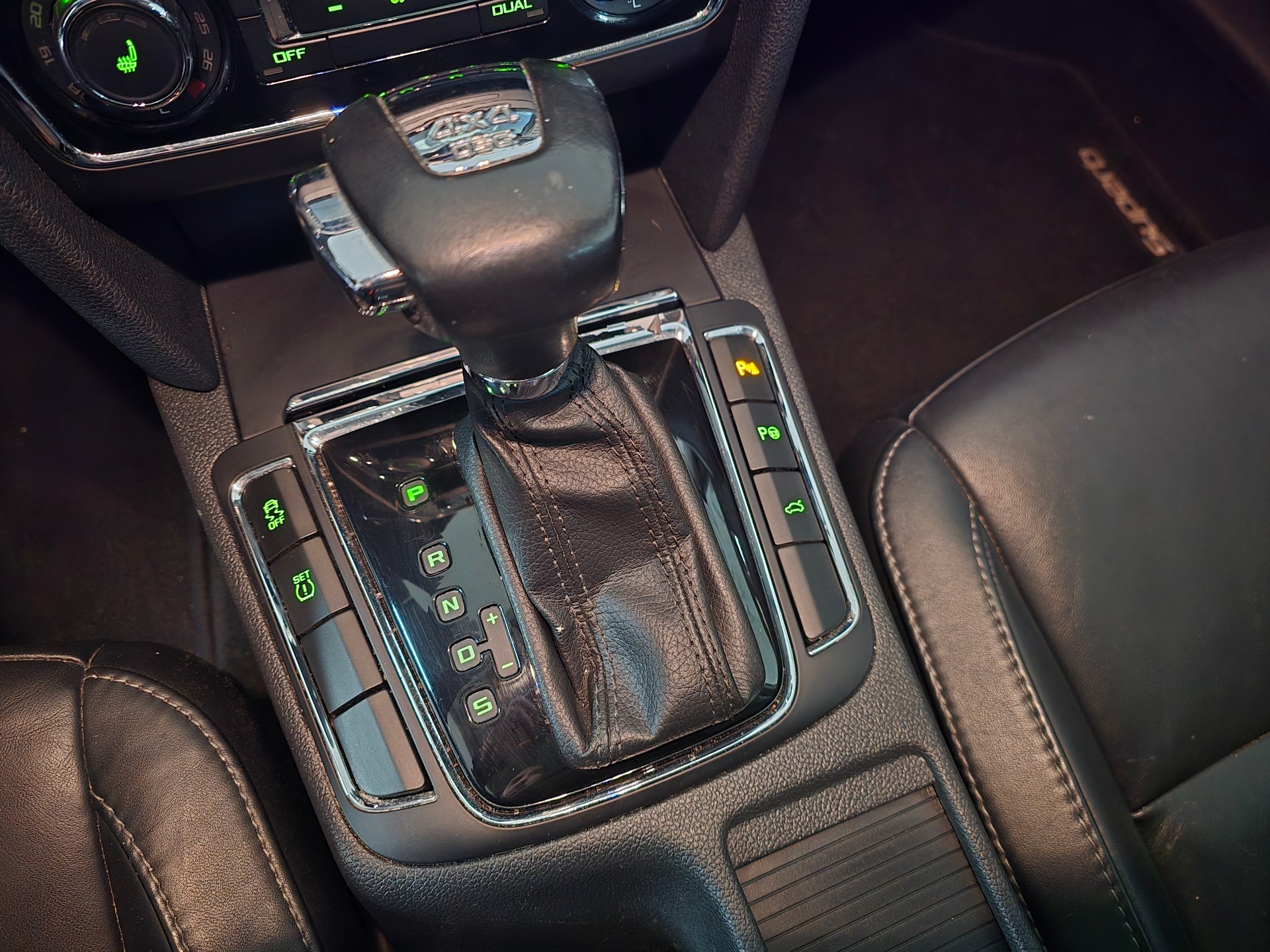 SKODA Superb Combi 3.6 FSI Elegance 4x4 DSG-image-15