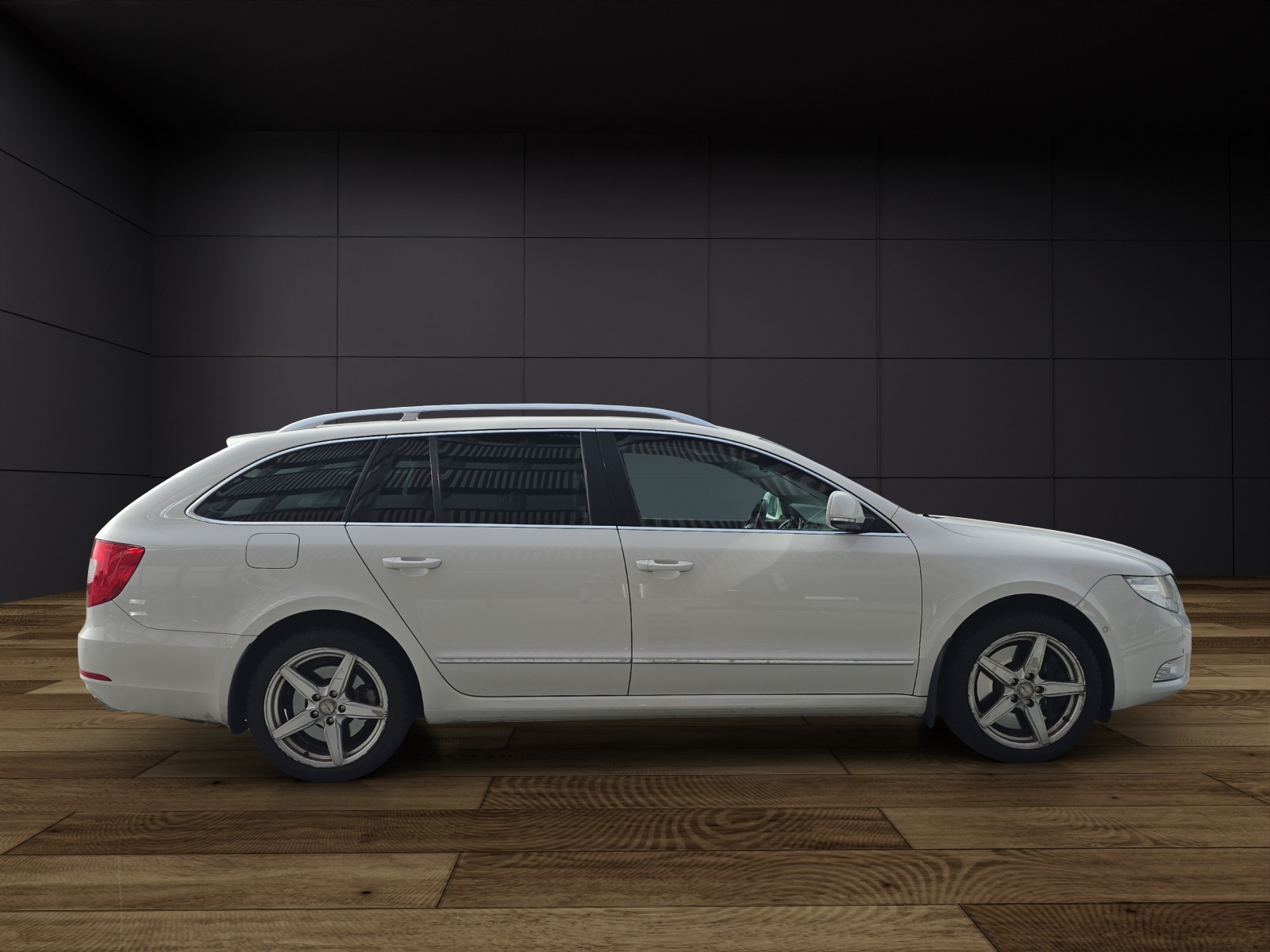 SKODA Superb Combi 3.6 FSI Elegance 4x4 DSG-image-4
