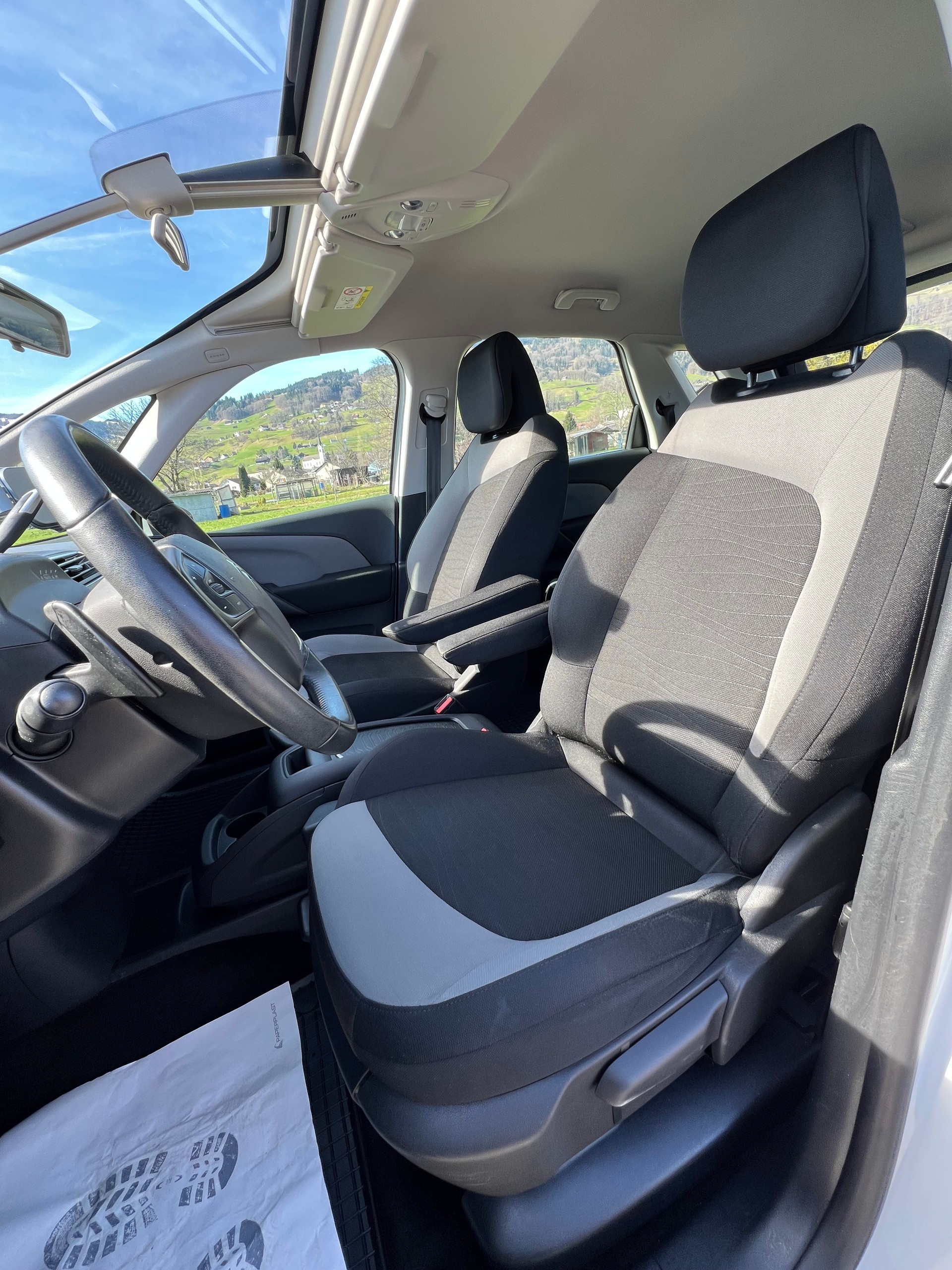 CITROEN C4 Picasso 1.6 e-HDi Séduction ETG6-image-9