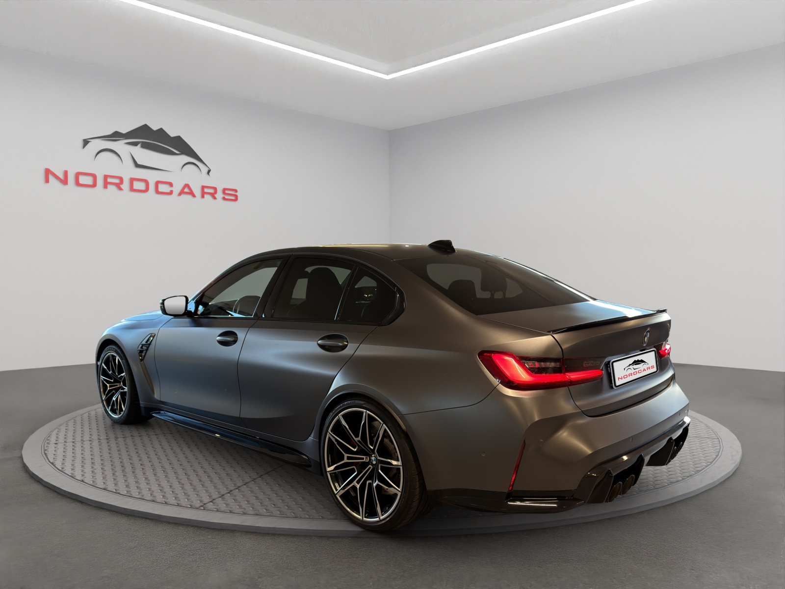 BMW M3 Competition-showroom-element-2
