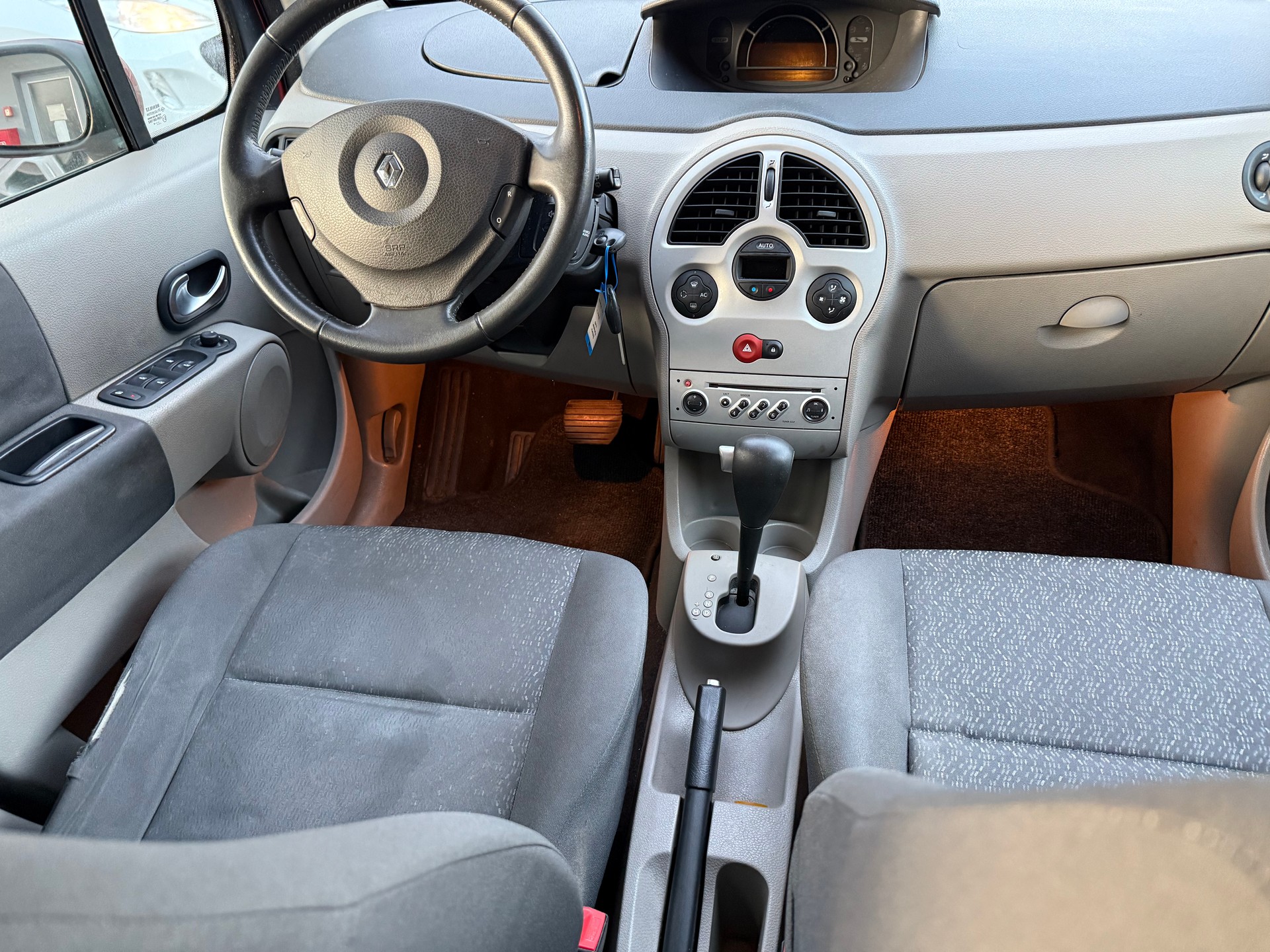 RENAULT Modus 1.6 16V Initiale-image-9