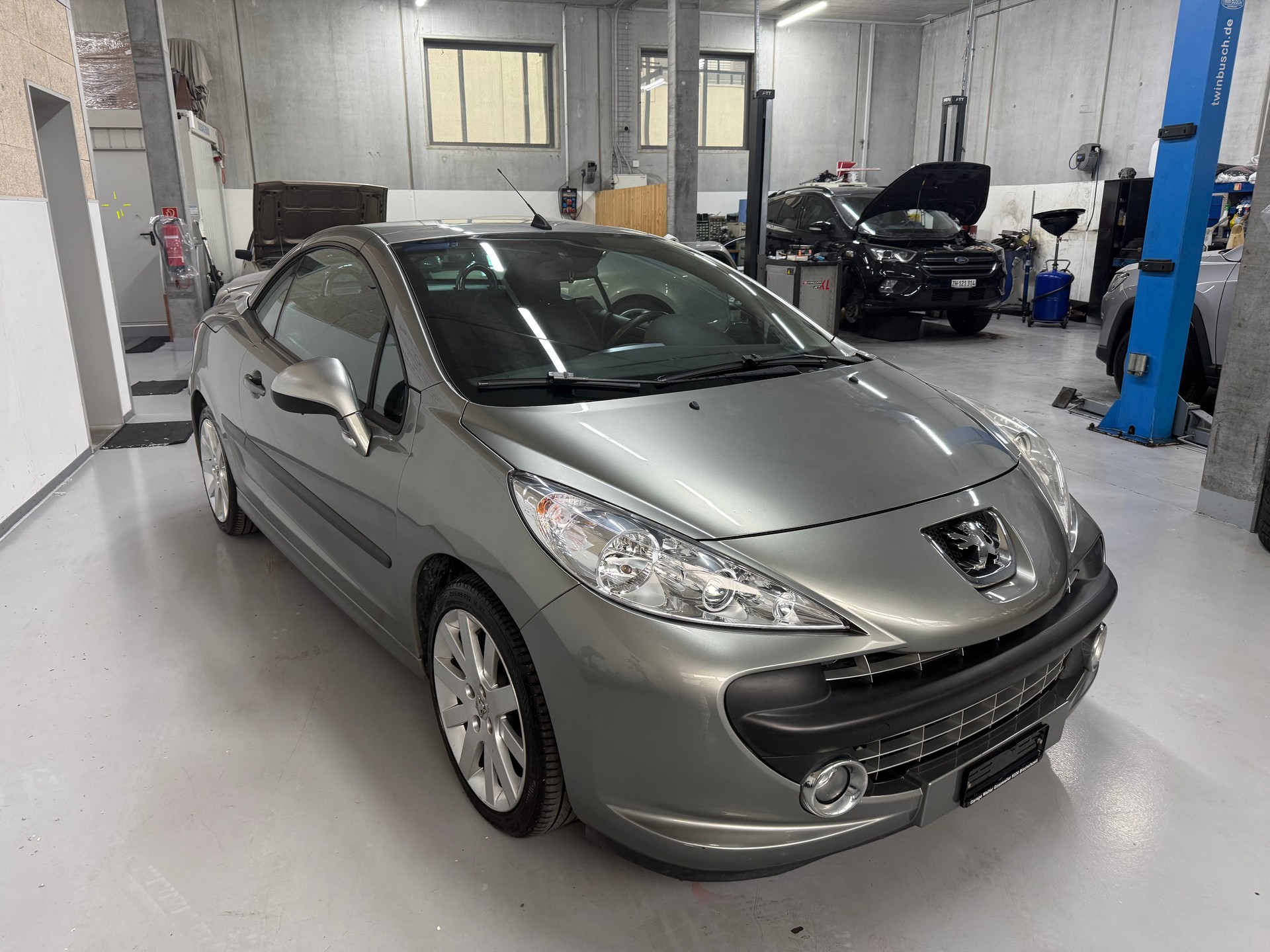 PEUGEOT 207 CC 1.6 16V Turbo Sport-image-2