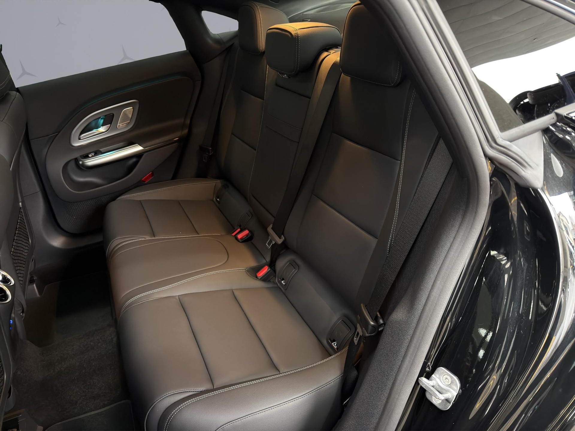 MERCEDES-BENZ CLA 220 Progressive 4matic-image-9