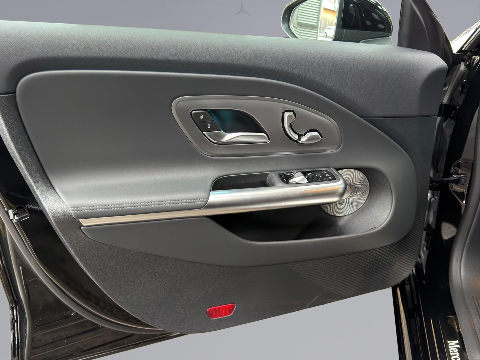 MERCEDES-BENZ CLA 220 Progressive 4matic-image-13