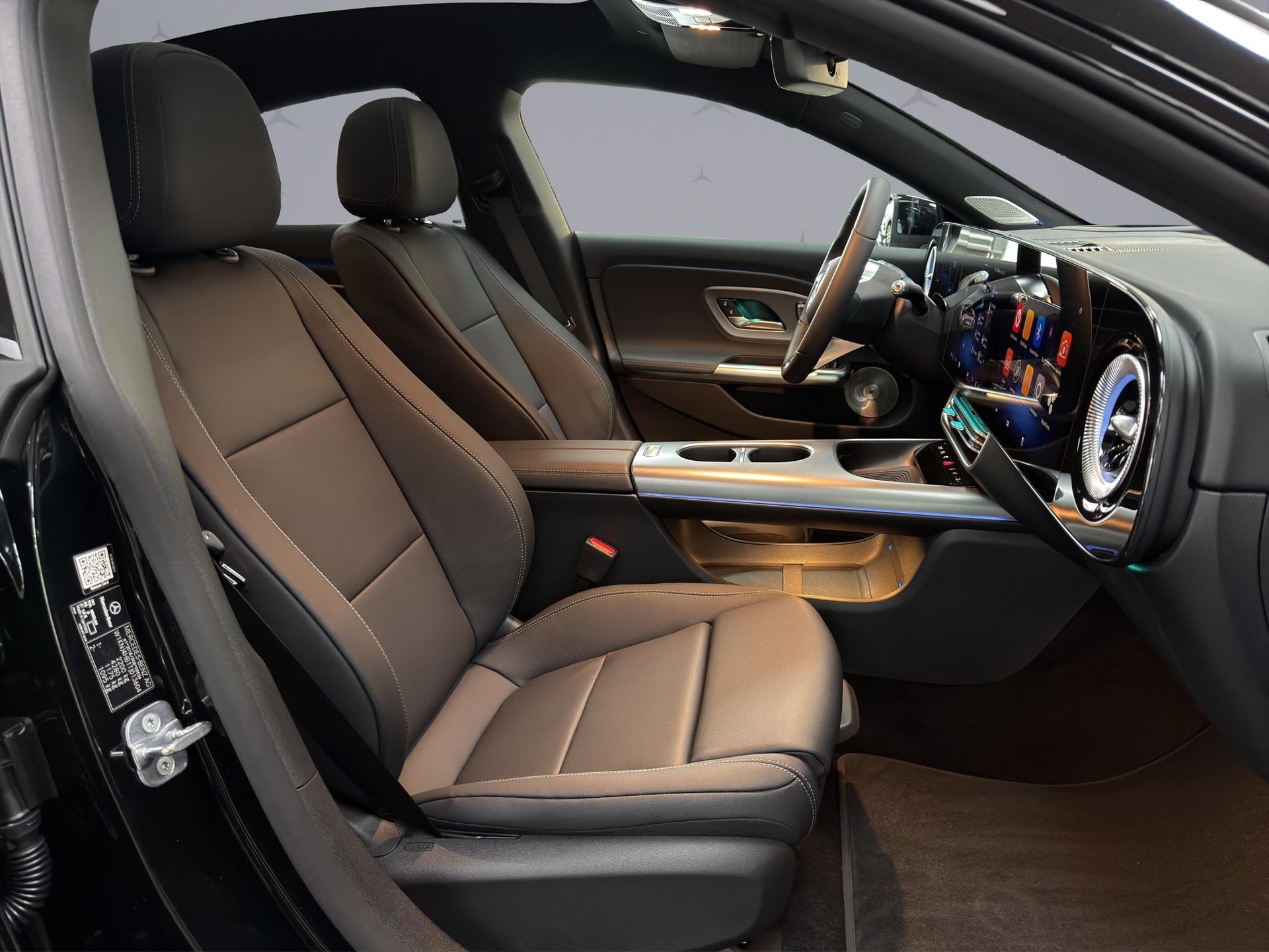 MERCEDES-BENZ CLA 220 Progressive 4matic-image-14