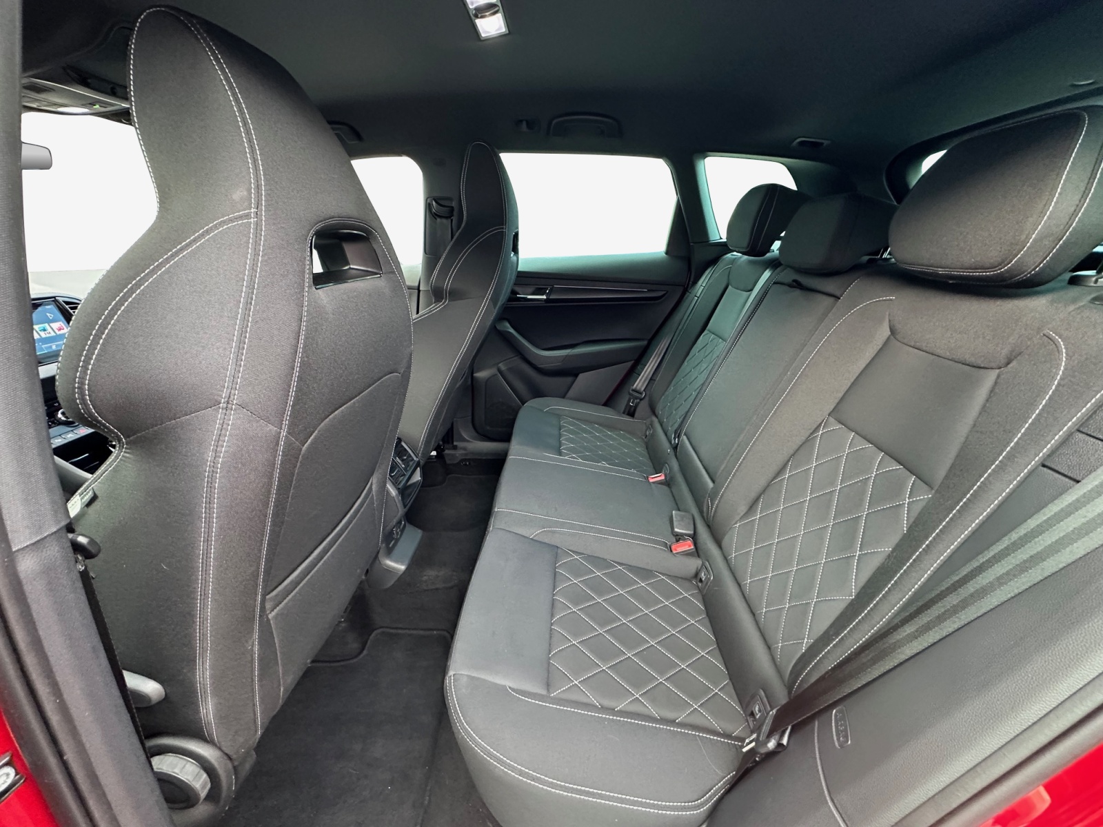 SKODA Karoq 2.0 TDI CR Sport Line 4x4 DSG-image-11