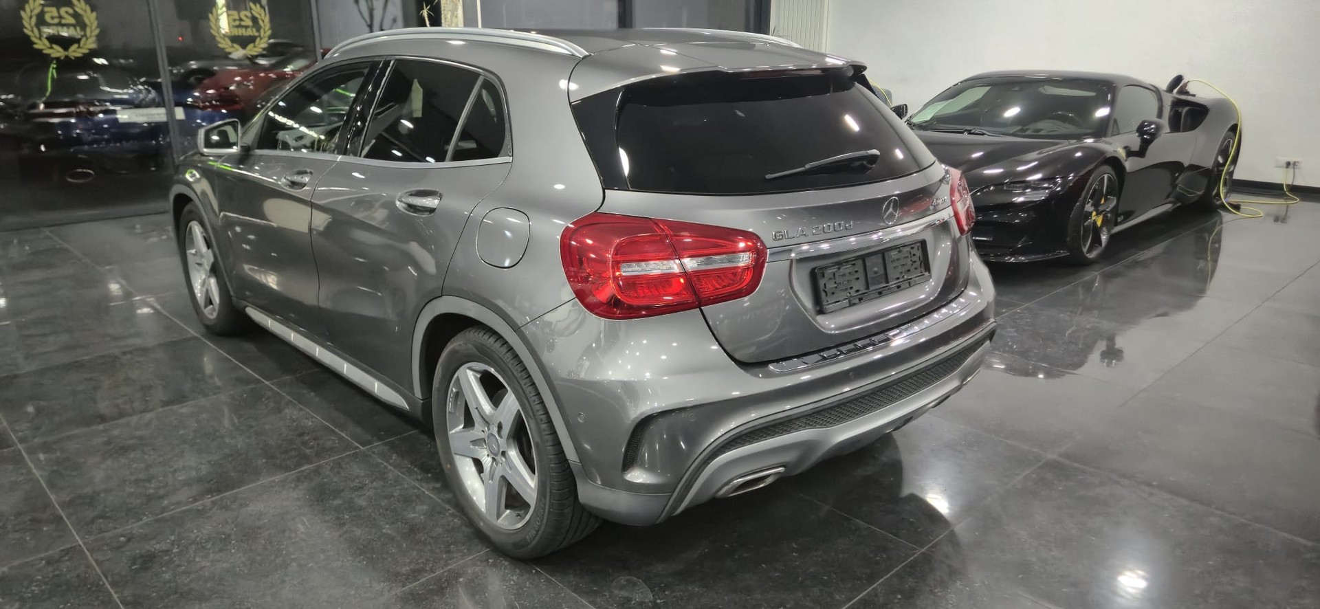 MERCEDES-BENZ GLA 200 CDI Swiss Star Edition AMG Line 4Matic 7G-DCT-image-2