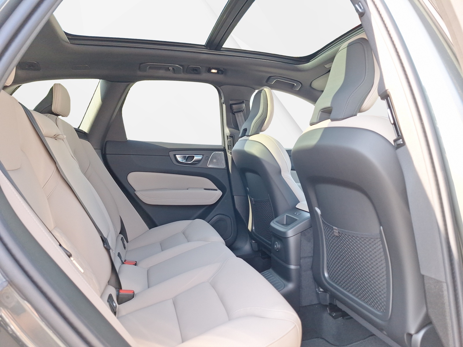 VOLVO XC60 2.0 T6 TE Ultra Dark eAWD-image-7