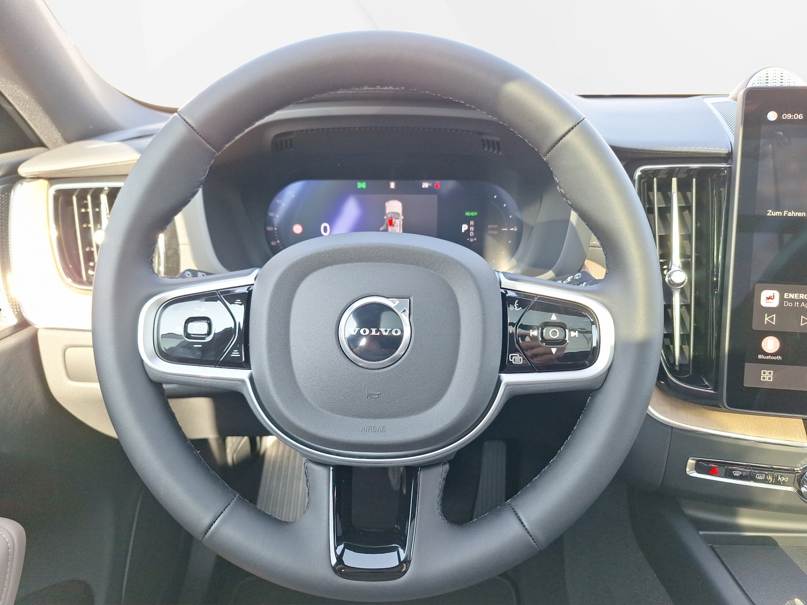 VOLVO XC60 2.0 T6 TE Ultra Dark eAWD-image-10