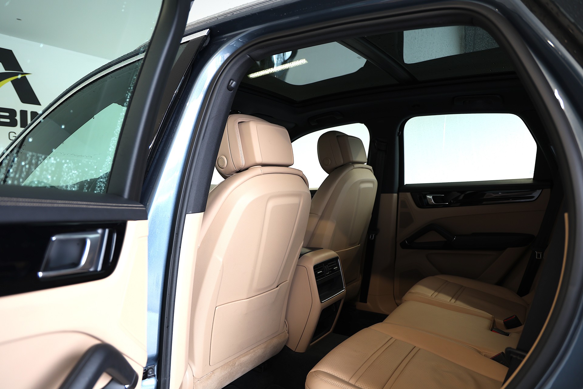 PORSCHE Cayenne S-image-16