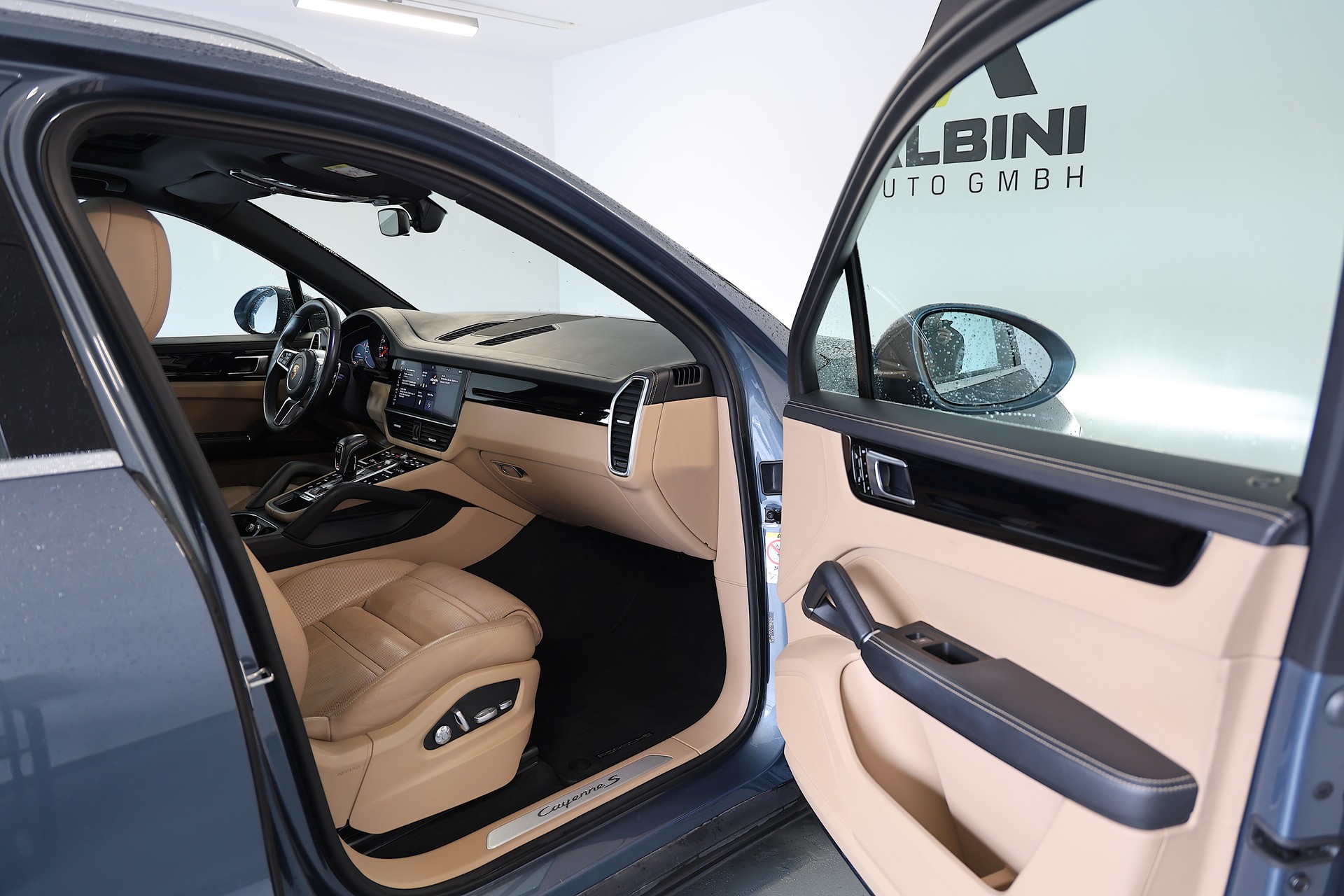 PORSCHE Cayenne S-image-11