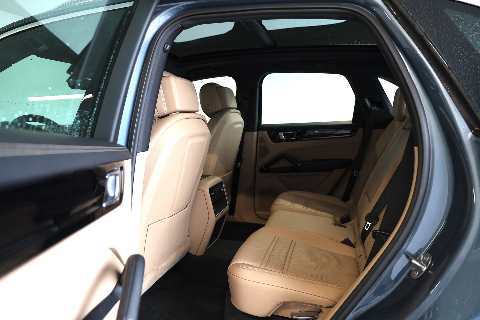 PORSCHE Cayenne S-image-15