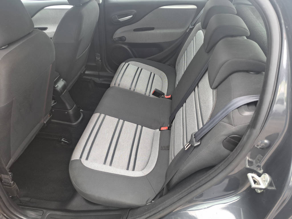 FIAT Punto Evo 1.4 105cv MultiAir Dynamic-image-9