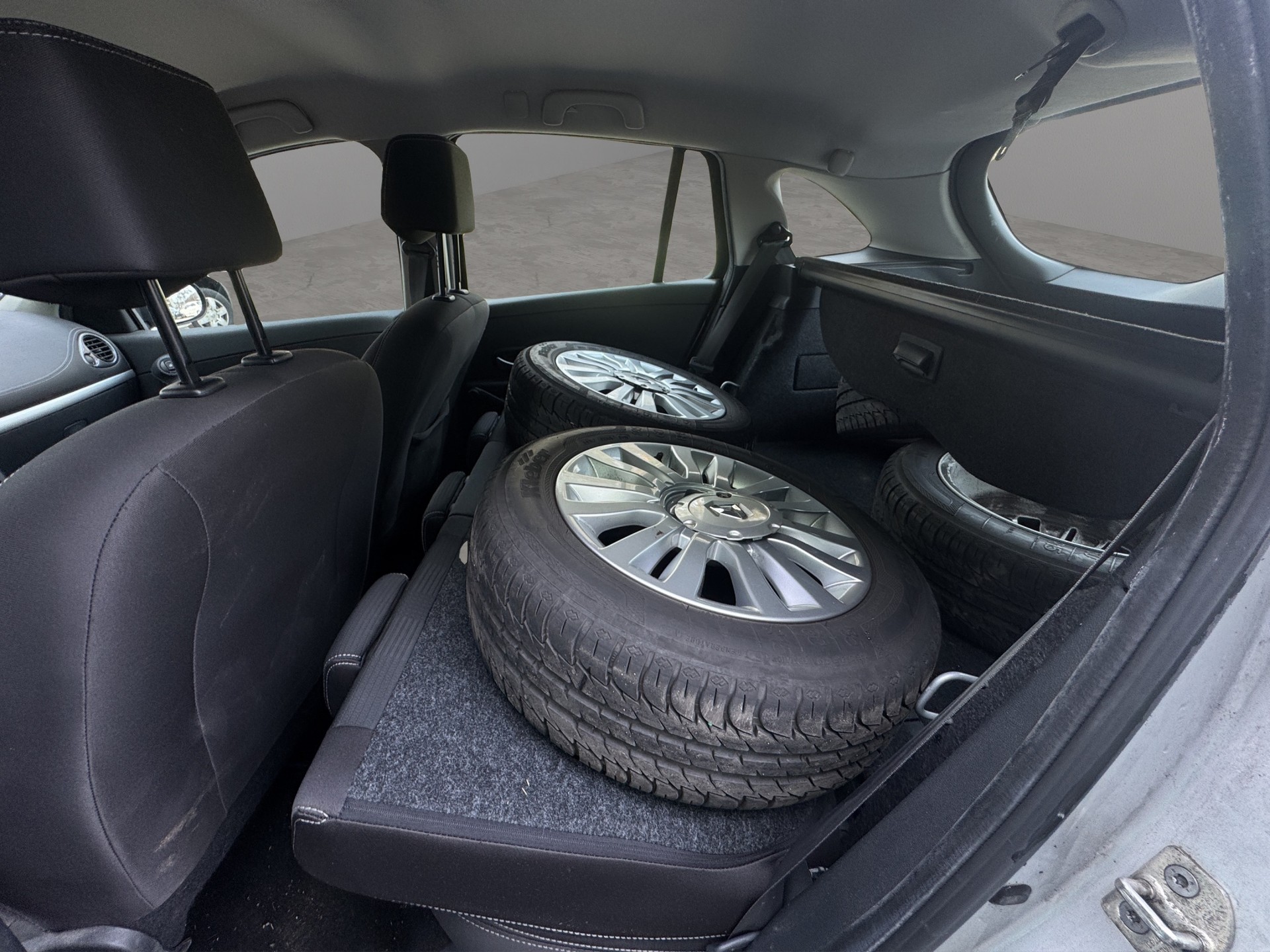 RENAULT Clio Grandtour 1.2 16V Turbo Dynamique-image-10