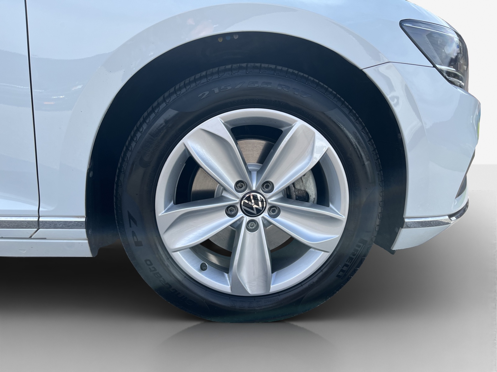 VW Passat 2.0 TDI BMT Elegance 4Motion DSG-image-15