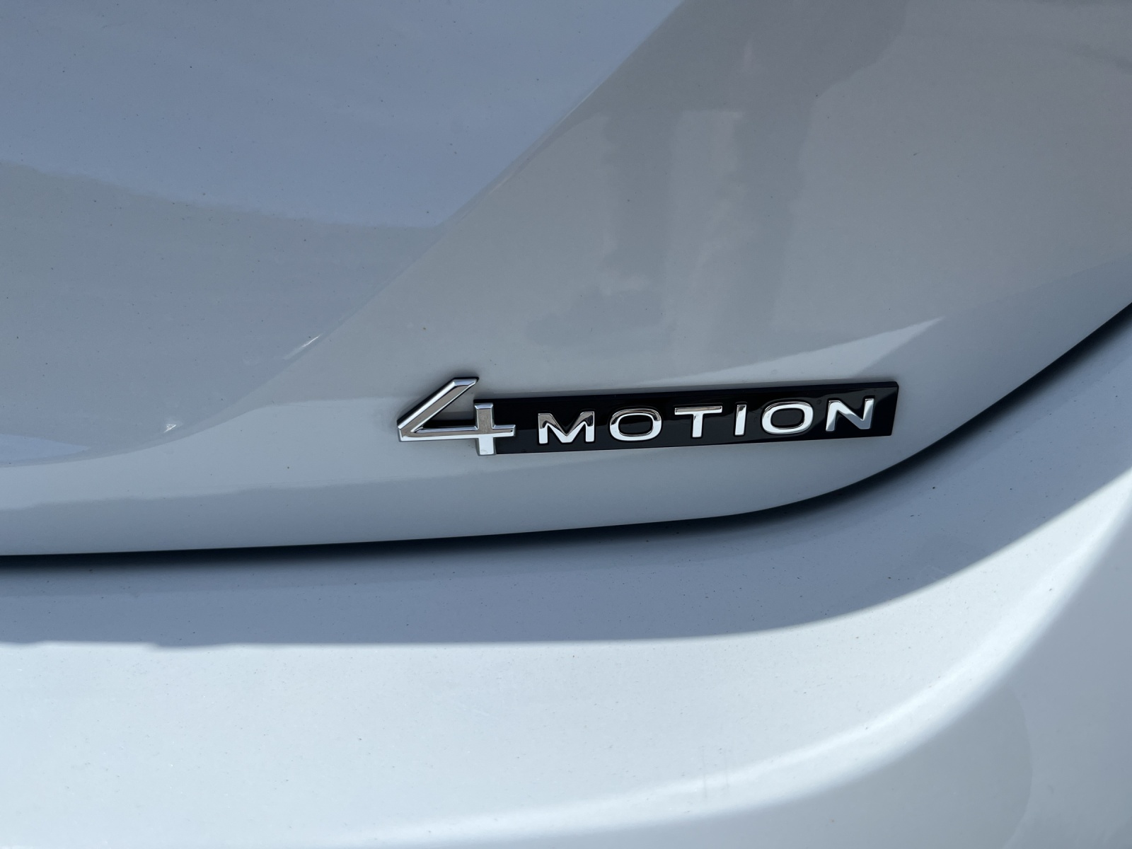 VW Passat 2.0 TDI BMT Elegance 4Motion DSG-image-14